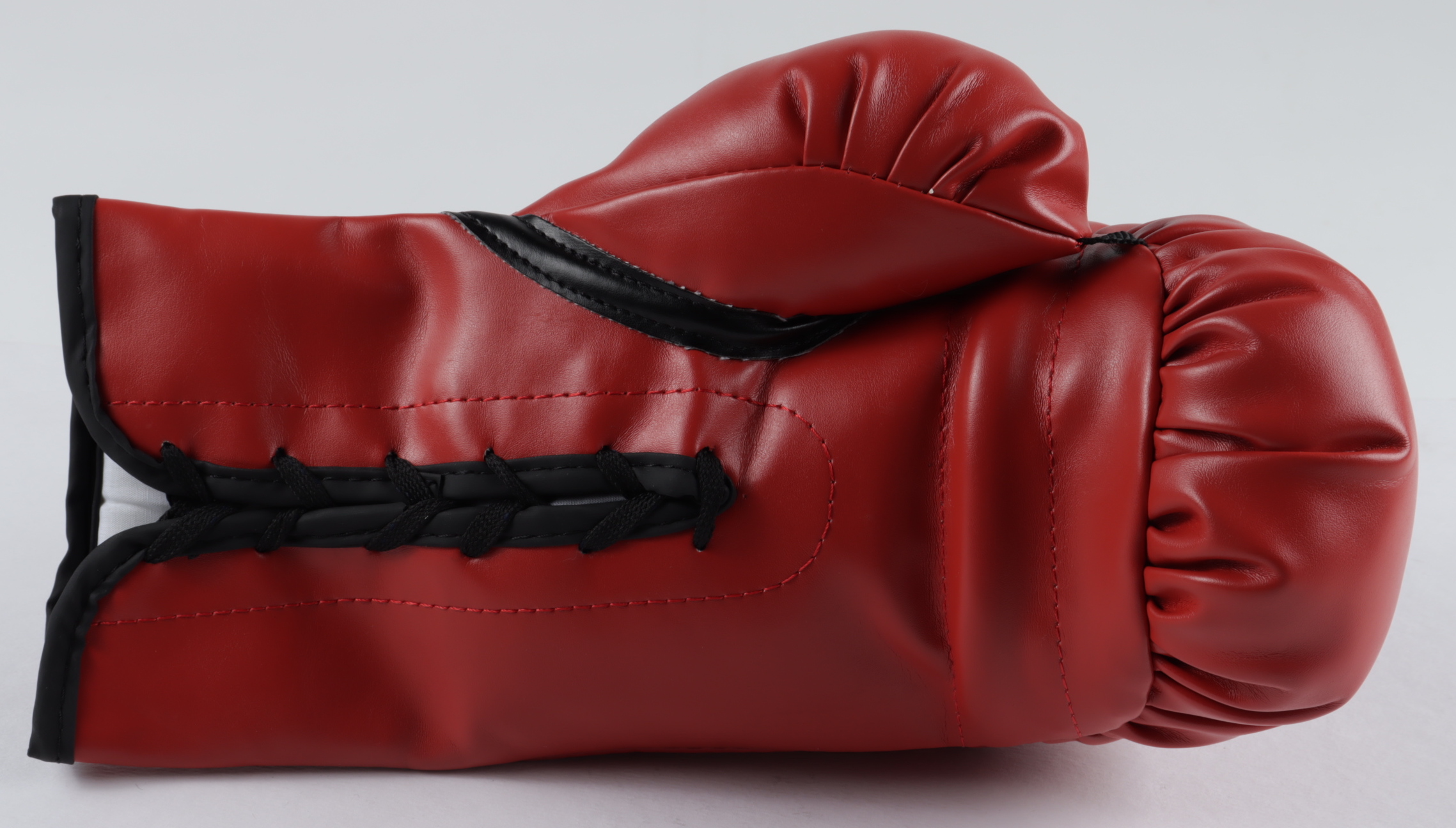 Vinny Pazienza Signed Everlast Boxing Glove Inscribed "5x!" & "The Pazmanian Devil" (Schwartz COA) at PristineAuction.com Vinny Pazienza Signed Everlast Boxing Glove Inscribed "5x!" & "The Pazmanian Devil" (Schwartz COA) at PristineAuction.com