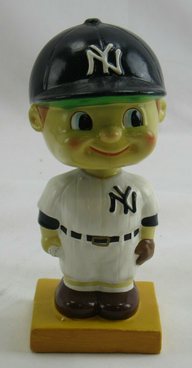 Vintage 1960s Yankees Bobblehead at PristineAuction.com Vintage 1960s Yankees Bobblehead at PristineAuction.com