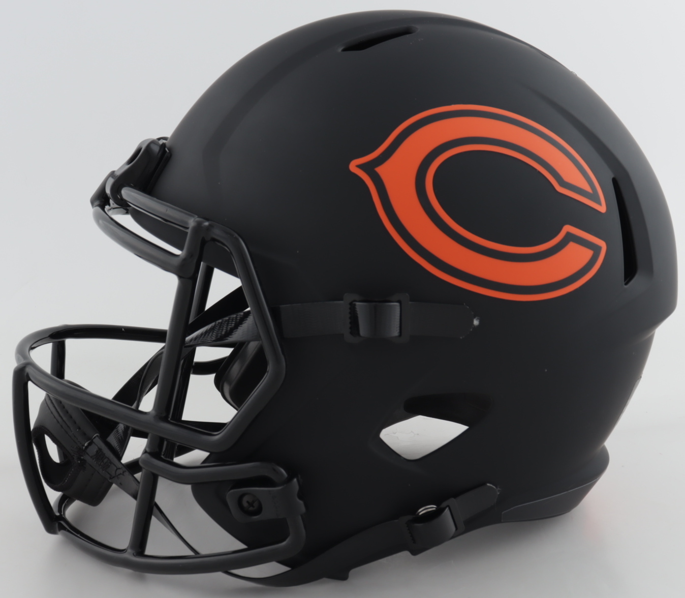 Brian Urlacher Signed Bears Full-Size Eclipse Alternate Speed Helmet Inscribed "HOF 2018" (Beckett COA) at PristineAuction.com Brian Urlacher Signed Bears Full-Size Eclipse Alternate Speed Helmet Inscribed "HOF 2018" (Beckett COA) at PristineAuction.com