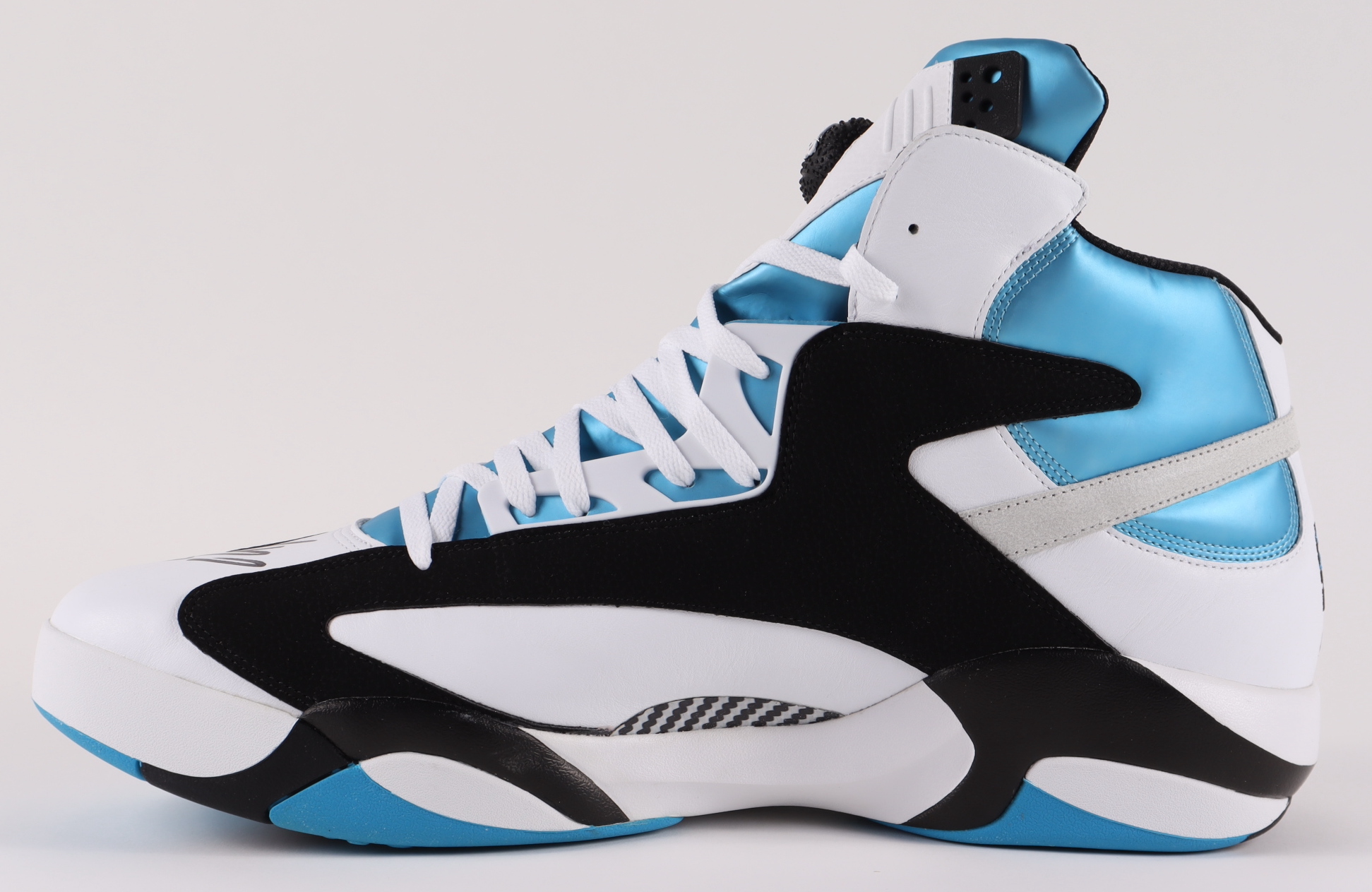 Shaquille O'Neal Signed Reebok “The Pump” Game Model Size 22 Basketball Shoe (Fanatics Hologram) at PristineAuction.com Shaquille O'Neal Signed Reebok “The Pump” Game Model Size 22 Basketball Shoe (Fanatics Hologram) at PristineAuction.com