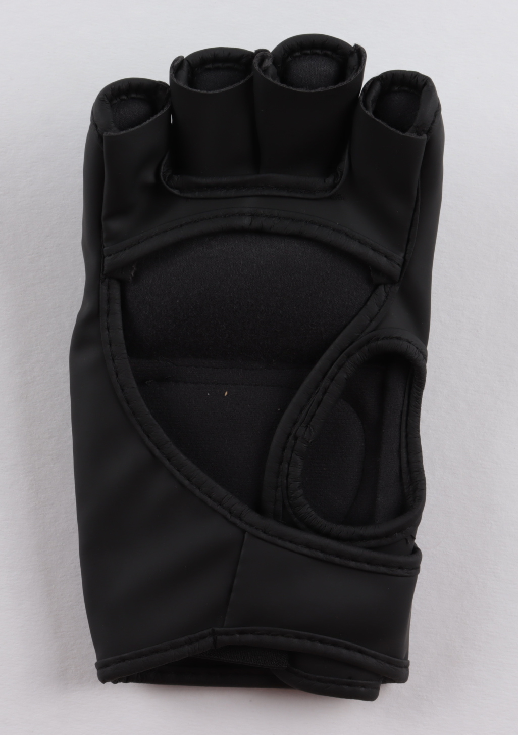 Rose Namajunas Signed UFC Glove Inscribed "Thug" (PSA COA) at PristineAuction.com Rose Namajunas Signed UFC Glove Inscribed "Thug" (PSA COA) at PristineAuction.com