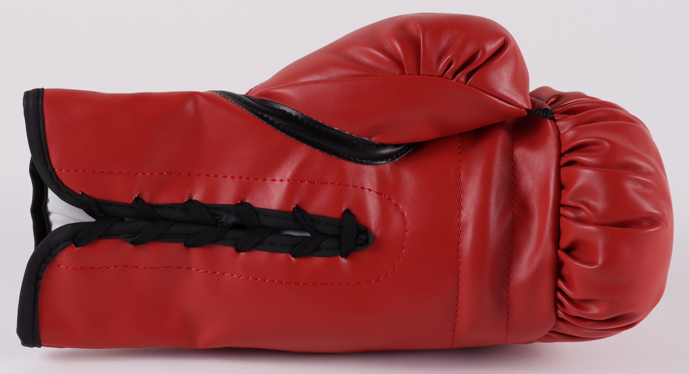 Mike Tyson Signed Everlast Boxing Glove (Beckett COA & Fiterman Sports Hologram) at PristineAuction.com Mike Tyson Signed Everlast Boxing Glove (Beckett COA & Fiterman Sports Hologram) at PristineAuction.com