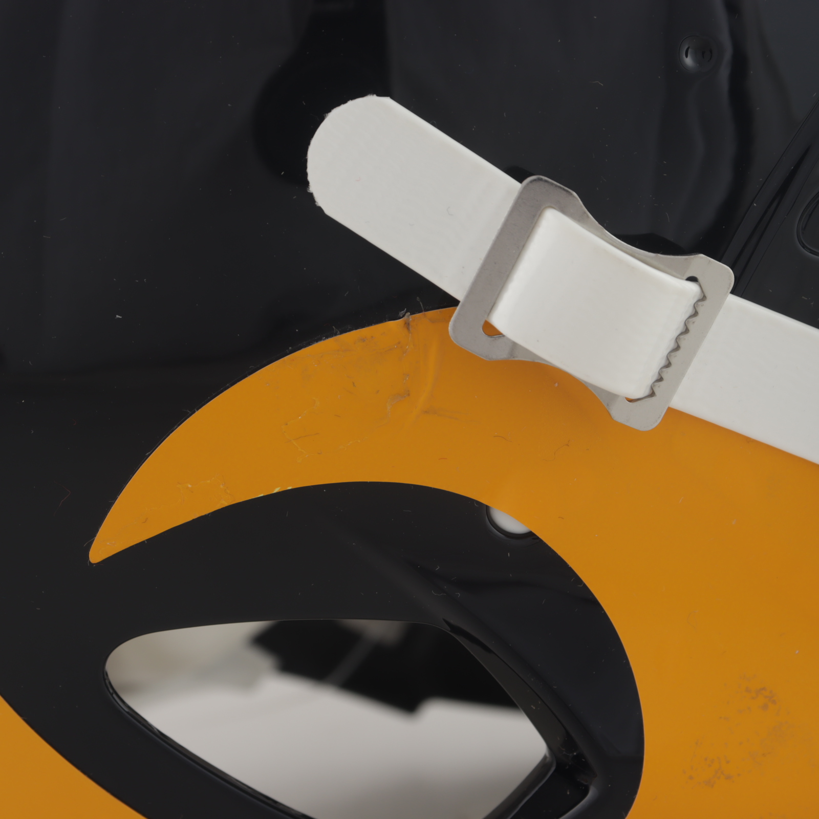 Isaac Bruce Signed Rams Full-Size Authentic On-Field Speed Helmet (Beckett Hologram) (See Description) at PristineAuction.com Isaac Bruce Signed Rams Full-Size Authentic On-Field Speed Helmet (Beckett Hologram) (See Description) at PristineAuction.com