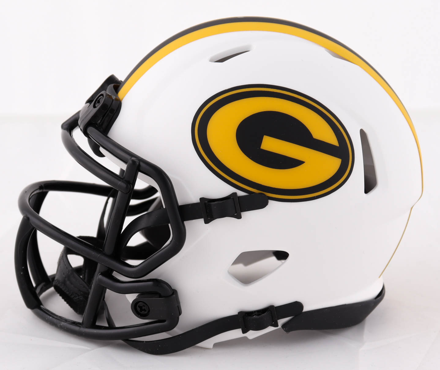 Davante Adams Signed Packers Lunar Eclipse Alternate Speed Mini Helmet (Beckett Hologram) at PristineAuction.com Davante Adams Signed Packers Lunar Eclipse Alternate Speed Mini Helmet (Beckett Hologram) at PristineAuction.com