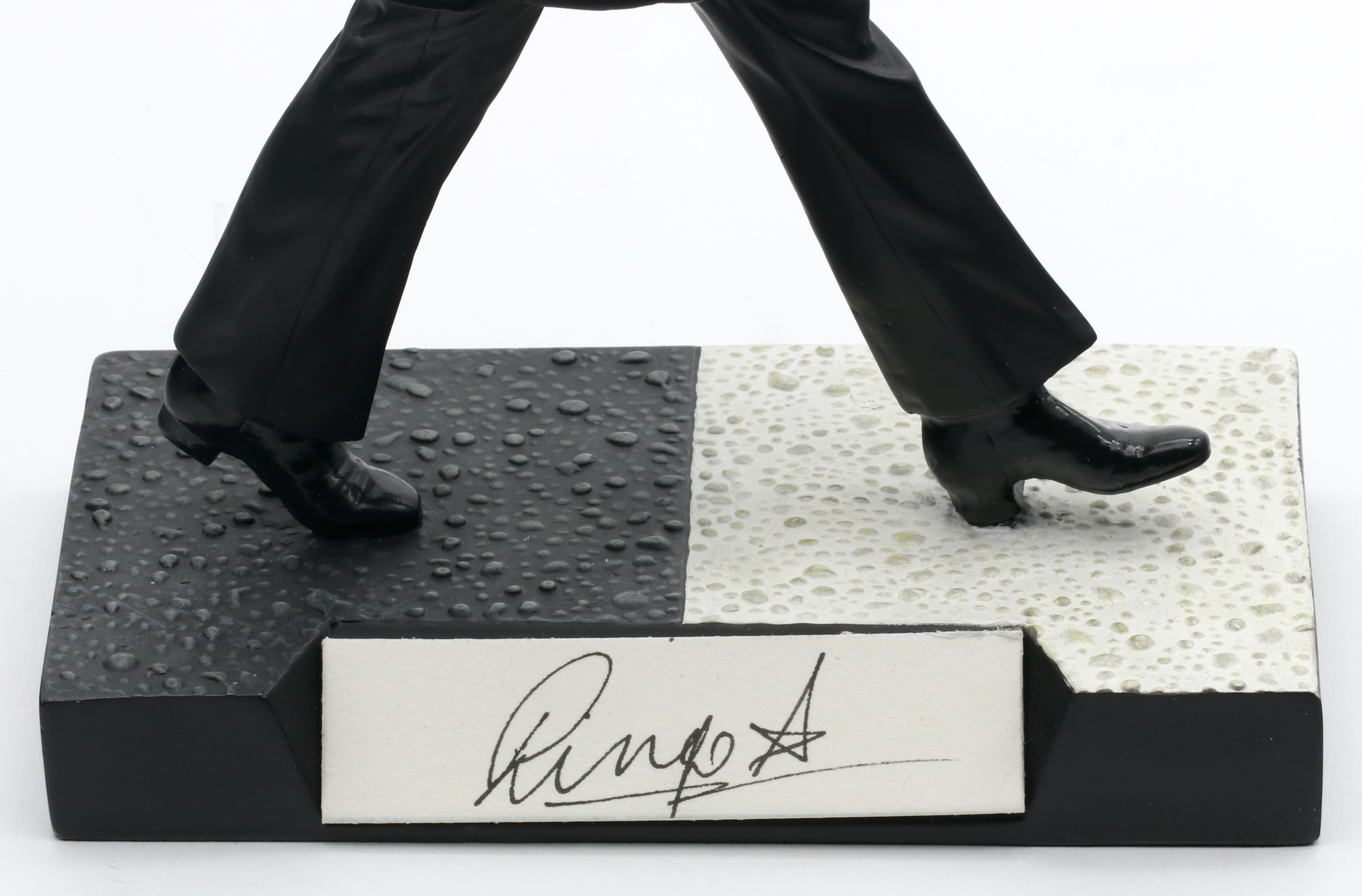 Ringo Starr Signed LE Gartlan Statue (Gartlan COA) at PristineAuction.com Ringo Starr Signed LE Gartlan Statue (Gartlan COA) at PristineAuction.com