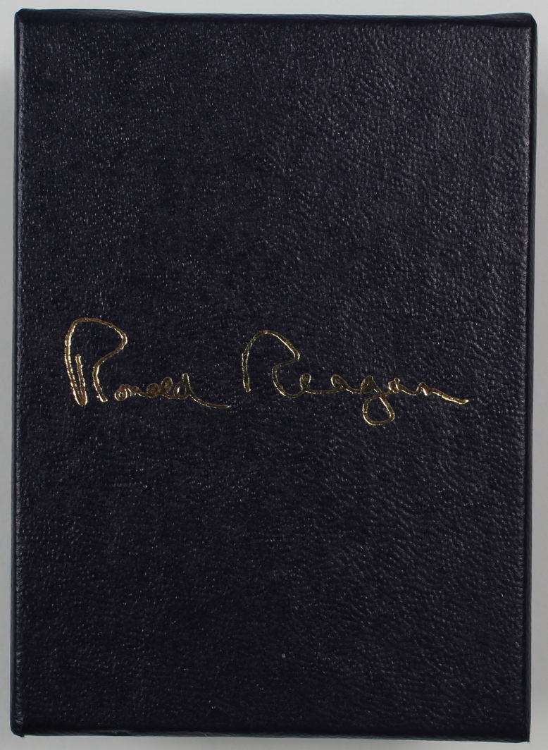 Vintage Ronald Reagan Presidential Pin at PristineAuction.com Vintage Ronald Reagan Presidential Pin at PristineAuction.com