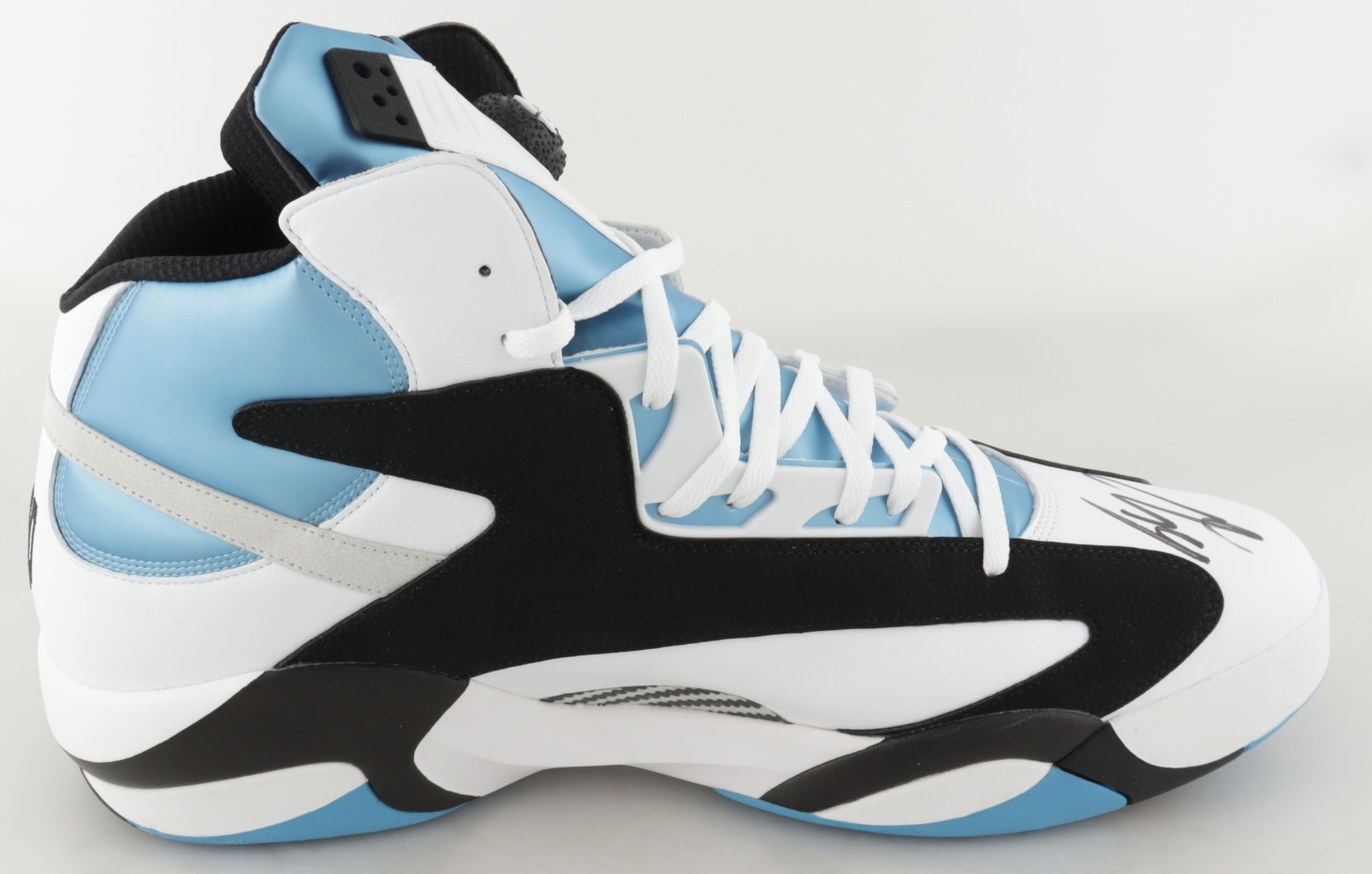 Shaquille O'Neal Signed Reebok “The Pump” Game Model Size 22 Basketball Shoe (Fanatics Hologram) at PristineAuction.com Shaquille O'Neal Signed Reebok “The Pump” Game Model Size 22 Basketball Shoe (Fanatics Hologram) at PristineAuction.com