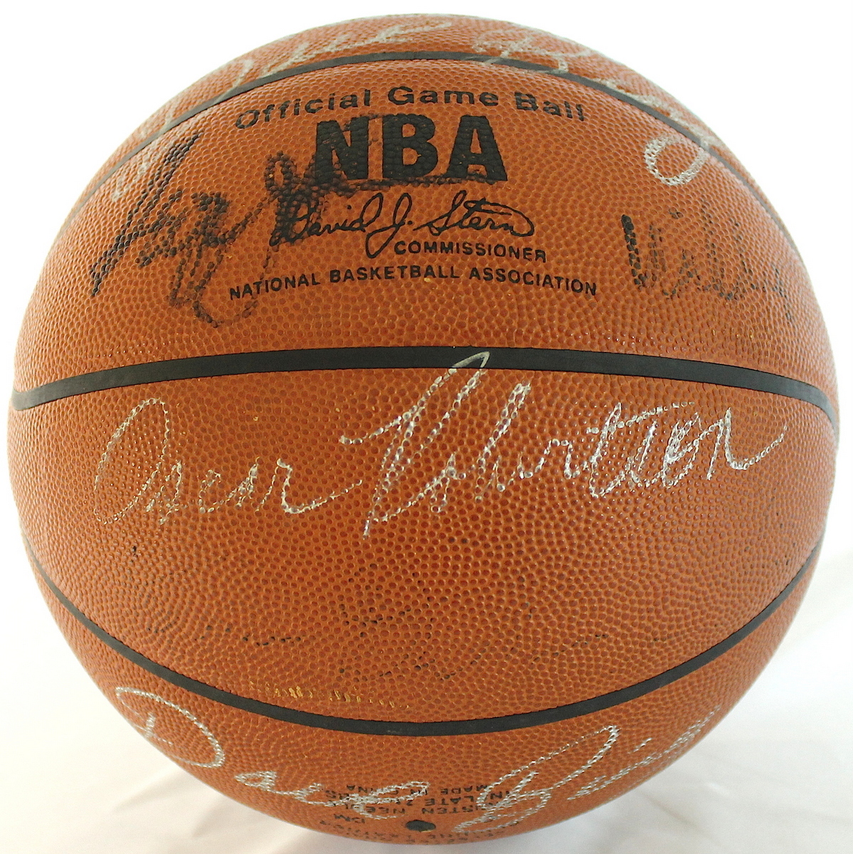 1998 NBA All-Star Basketball Signed by (14) with Bob Cousy, George Mikan, Oscar Robertson (Autograph Reference LOA) at PristineAuction.com 1998 NBA All-Star Basketball Signed by (14) with Bob Cousy, George Mikan, Oscar Robertson (Autograph Reference LOA) at PristineAuction.com