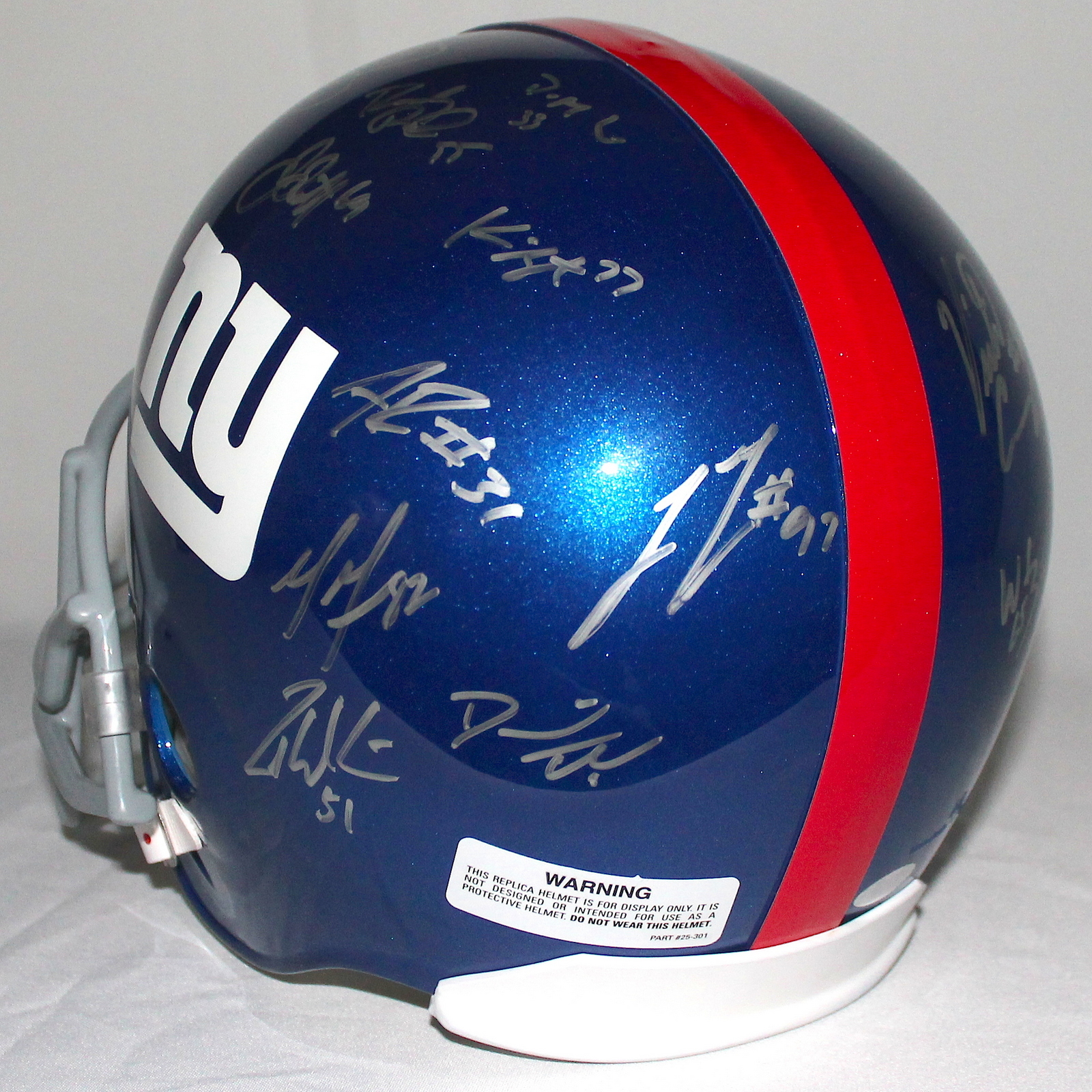 2011-12 Giants Team Signed by (22) with Eli Manning, Victor Cruz, Hakeem Nicks, Justin Tuck, Mario Manningham (Steiner COA) at PristineAuction.com 2011-12 Giants Team Signed by (22) with Eli Manning, Victor Cruz, Hakeem Nicks, Justin Tuck, Mario Manningham (Steiner COA) at PristineAuction.com