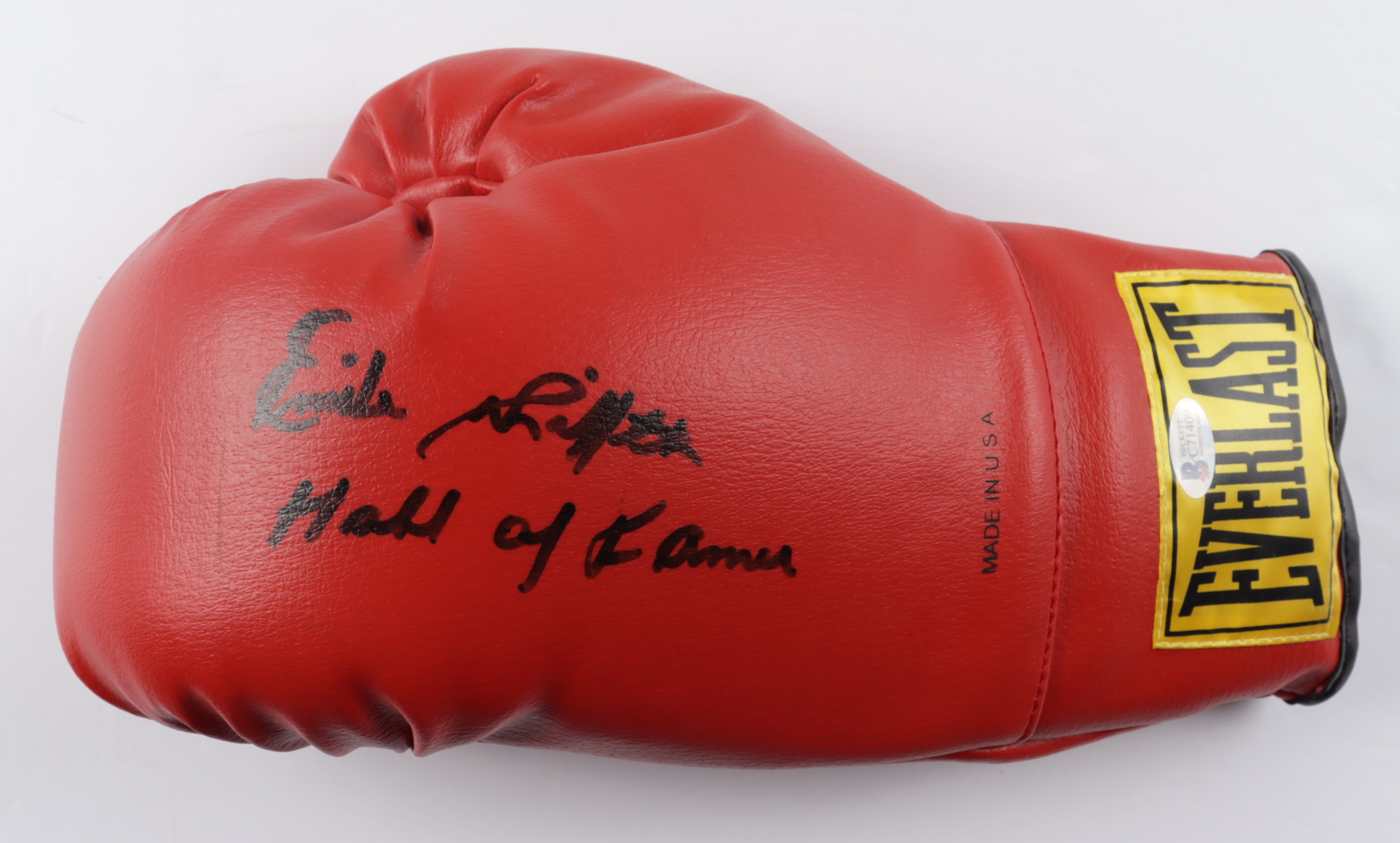 Emile Griffith Signed Everlast Boxing Glove Inscribed "Hall of Fame" (Beckett COA) (See Description) at PristineAuction.com Emile Griffith Signed Everlast Boxing Glove Inscribed "Hall of Fame" (Beckett COA) (See Description) at PristineAuction.com