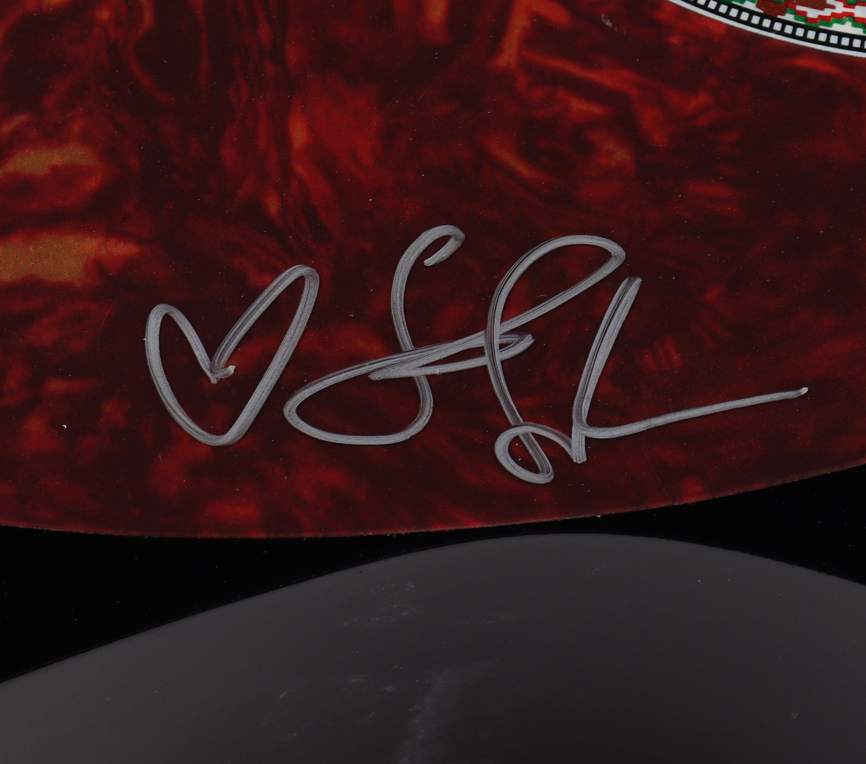 Lisa Loeb Signed 38" Acoustic Guitar (JSA) (See Description) at PristineAuction.com Lisa Loeb Signed 38" Acoustic Guitar (JSA) (See Description) at PristineAuction.com