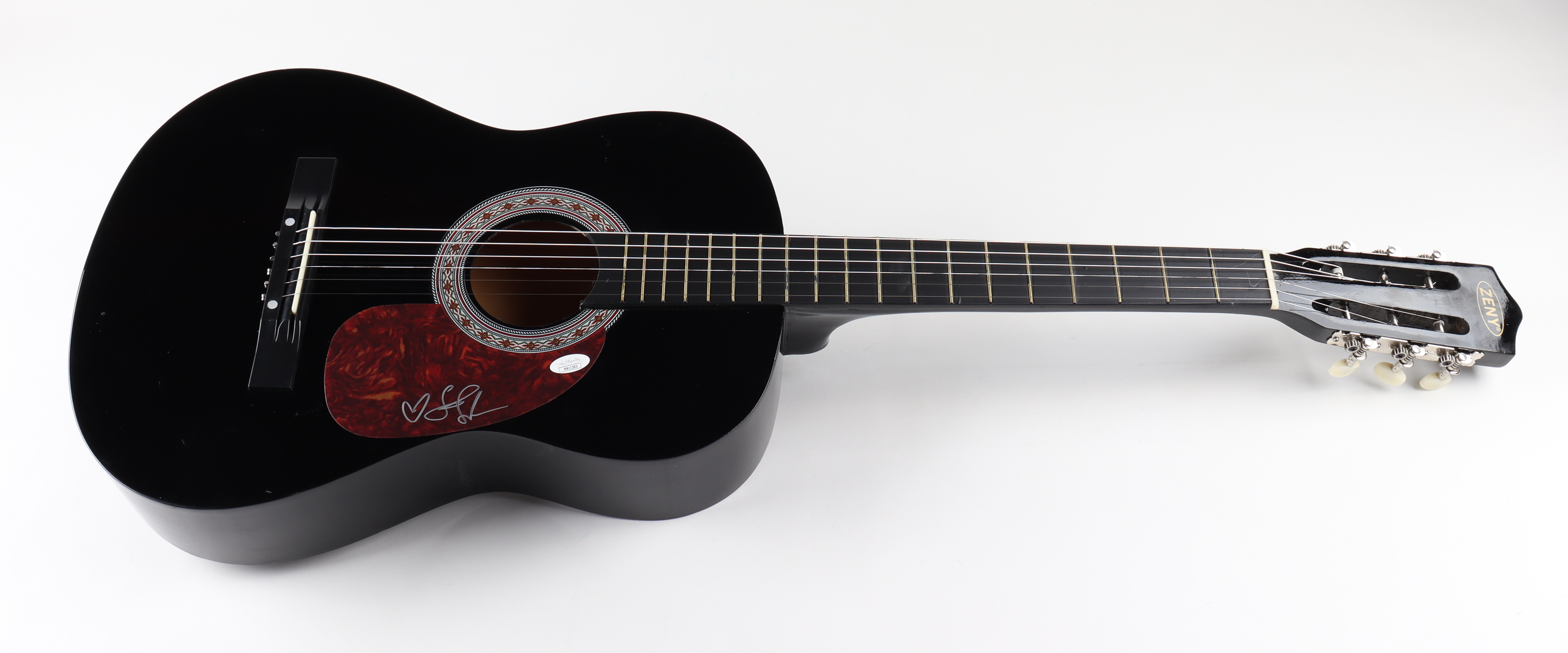 Lisa Loeb Signed 38" Acoustic Guitar (JSA) (See Description) at PristineAuction.com Lisa Loeb Signed 38" Acoustic Guitar (JSA) (See Description) at PristineAuction.com