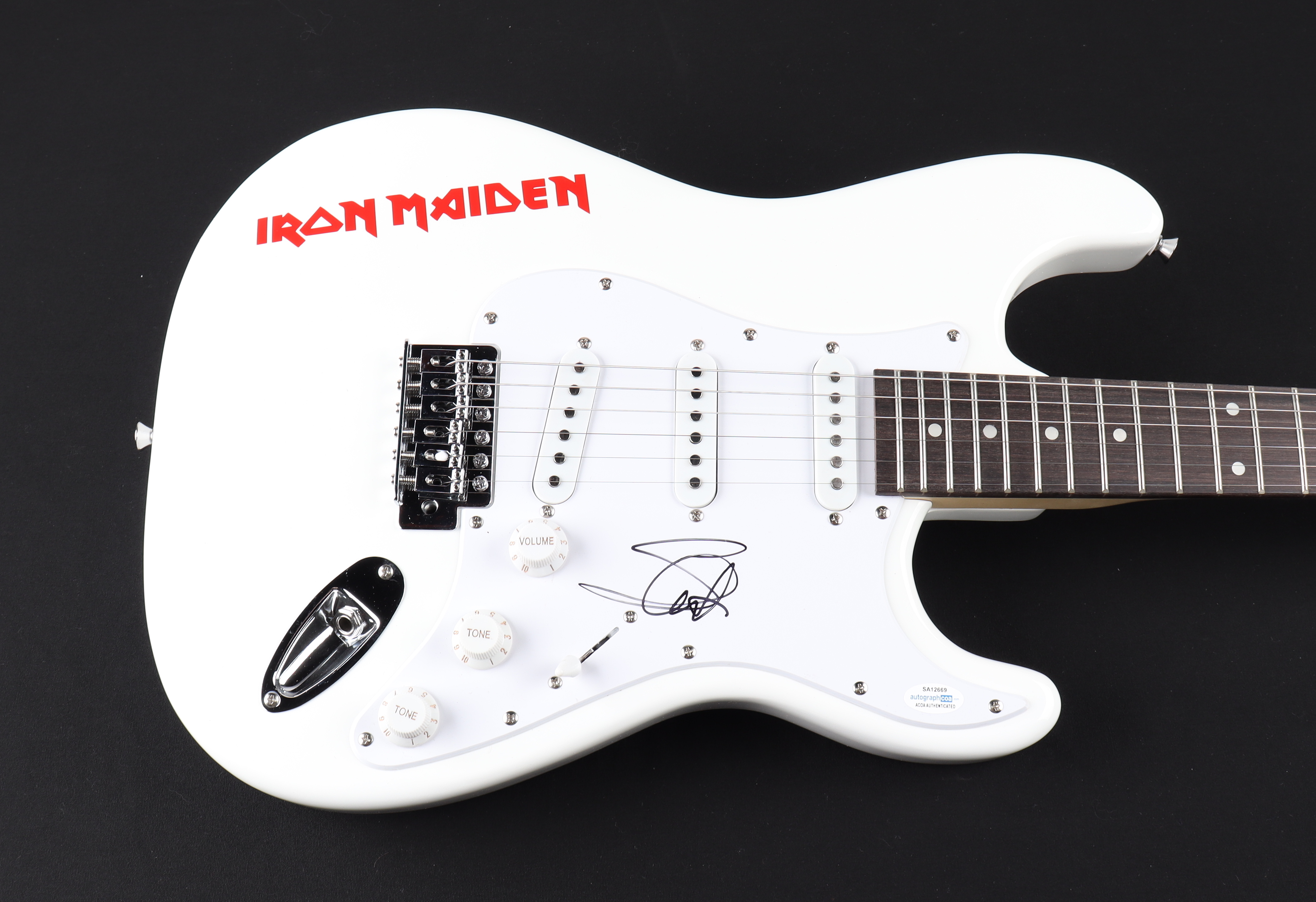 Steve Harris Signed 39" Electric Guitar (AutographCOA Hologram) at PristineAuction.com Steve Harris Signed 39" Electric Guitar (AutographCOA Hologram) at PristineAuction.com