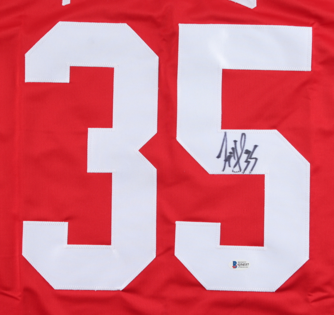 Jimmy Howard Sigend Jersey (Beckett COA) at PristineAuction.com Jimmy Howard Sigend Jersey (Beckett COA) at PristineAuction.com