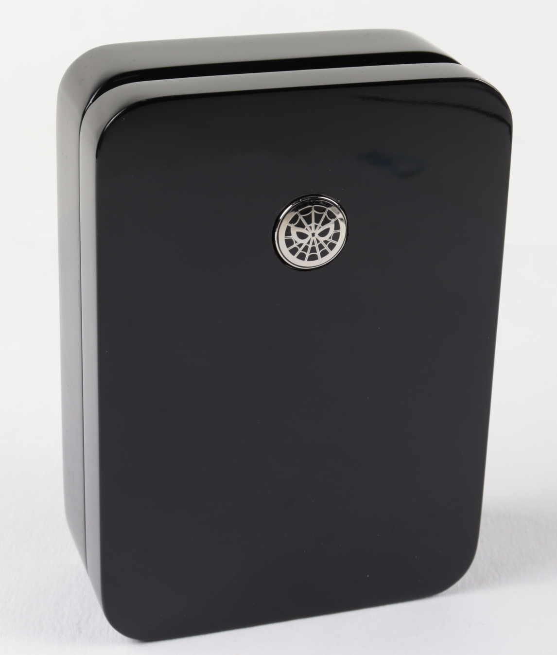 2019 Fiji Marvel: Spider-Man Shaped 2oz .999 Fine Silver Coin at PristineAuction.com 2019 Fiji Marvel: Spider-Man Shaped 2oz .999 Fine Silver Coin at PristineAuction.com