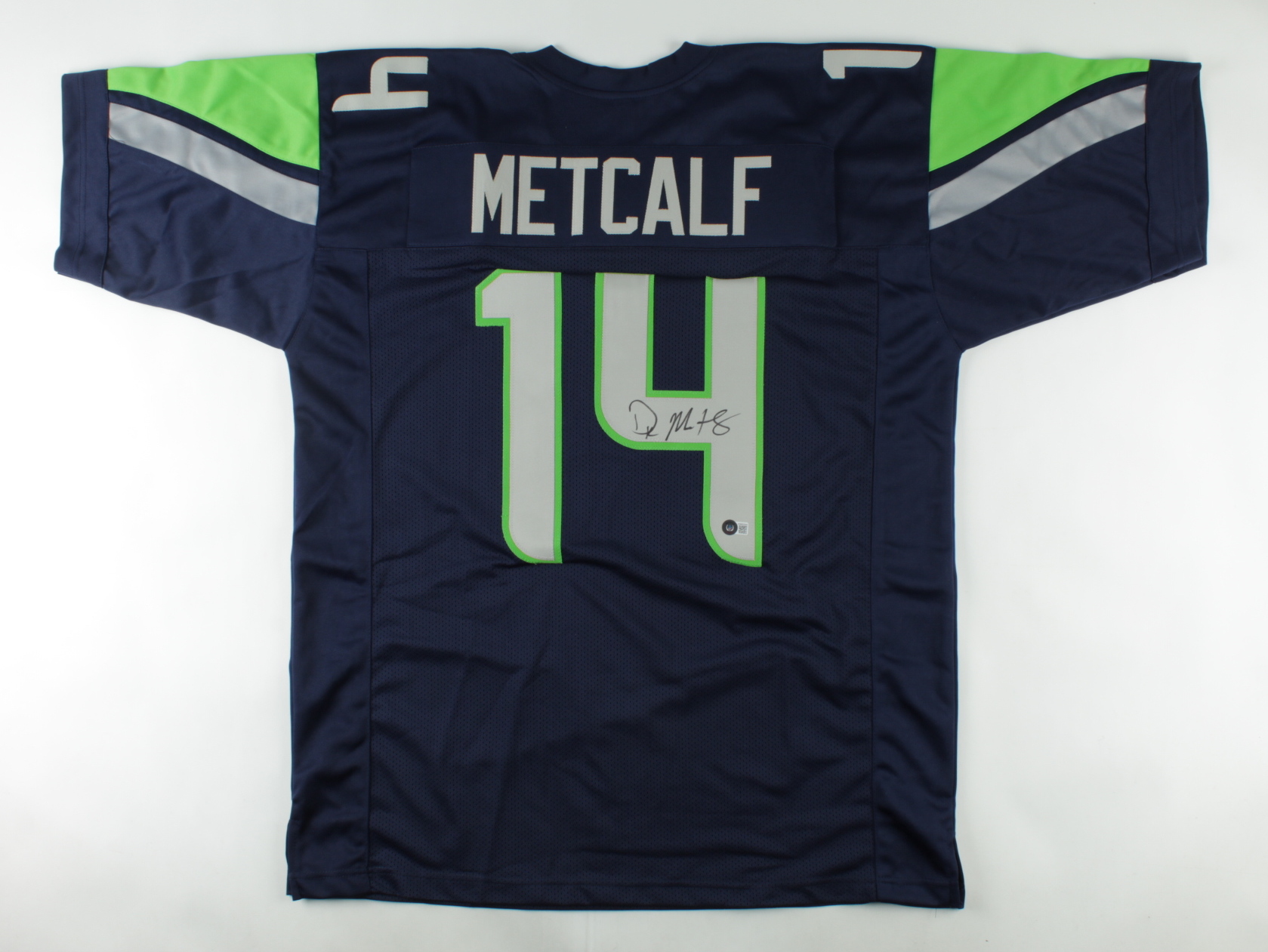 DK Metcalf Signed Jersey (Beckett Hologram) at PristineAuction.com DK Metcalf Signed Jersey (Beckett Hologram) at PristineAuction.com
