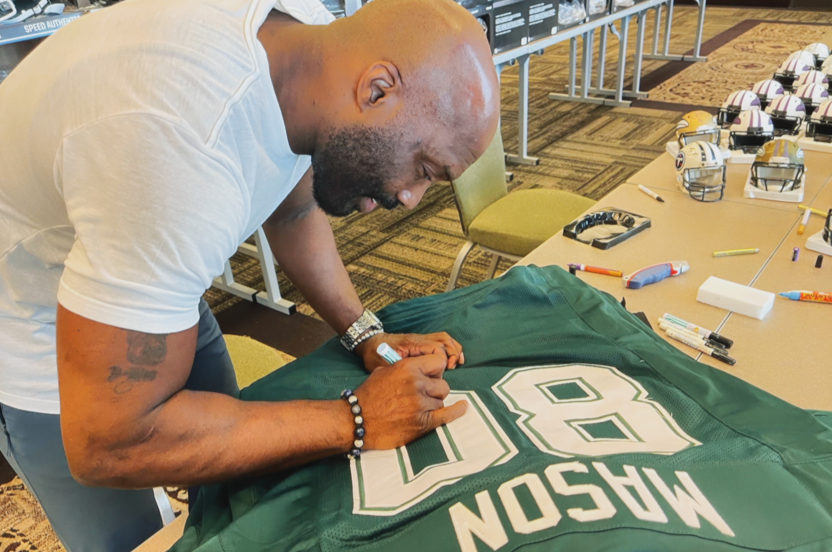 Derrick Mason Signed Jersey (Radtke Hologram) at PristineAuction.com Derrick Mason Signed Jersey (Radtke Hologram) at PristineAuction.com