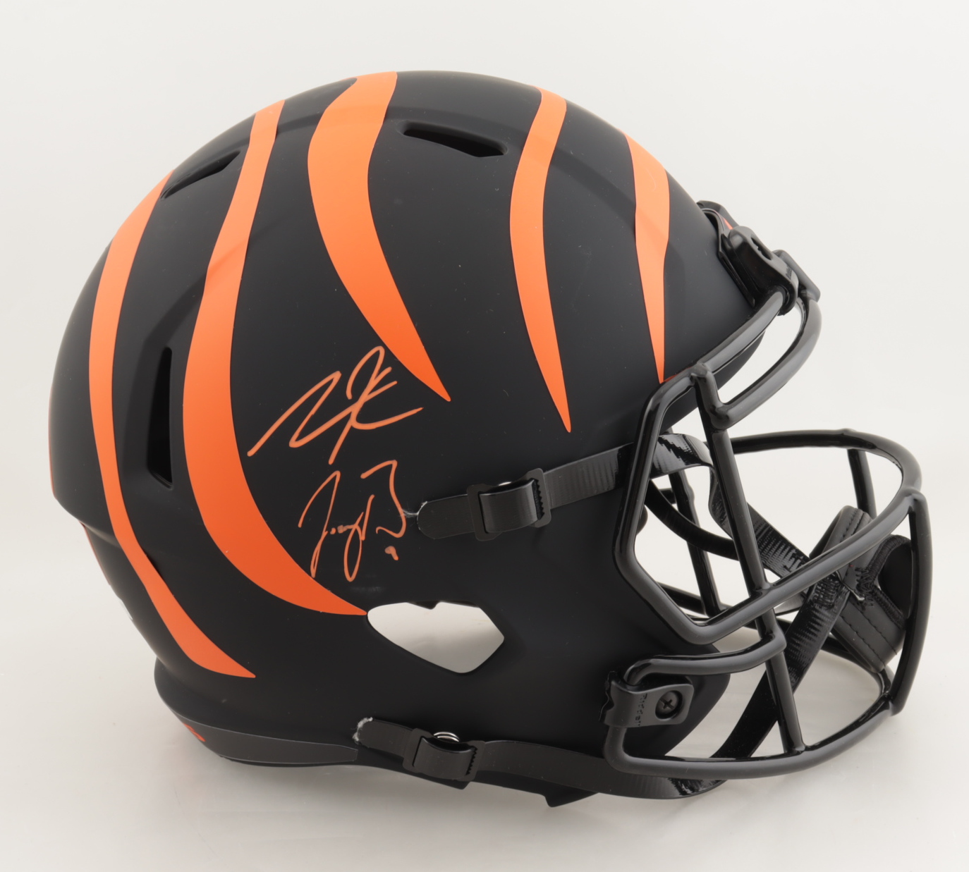 Tee Higgins & Joe Burrow Signed Bengals Full-Size Eclipse Alternate Speed Helmet (JSA COA & Fanatics Hologram) (See Description) at PristineAuction.com Tee Higgins & Joe Burrow Signed Bengals Full-Size Eclipse Alternate Speed Helmet (JSA COA & Fanatics Hologram) (See Description) at PristineAuction.com