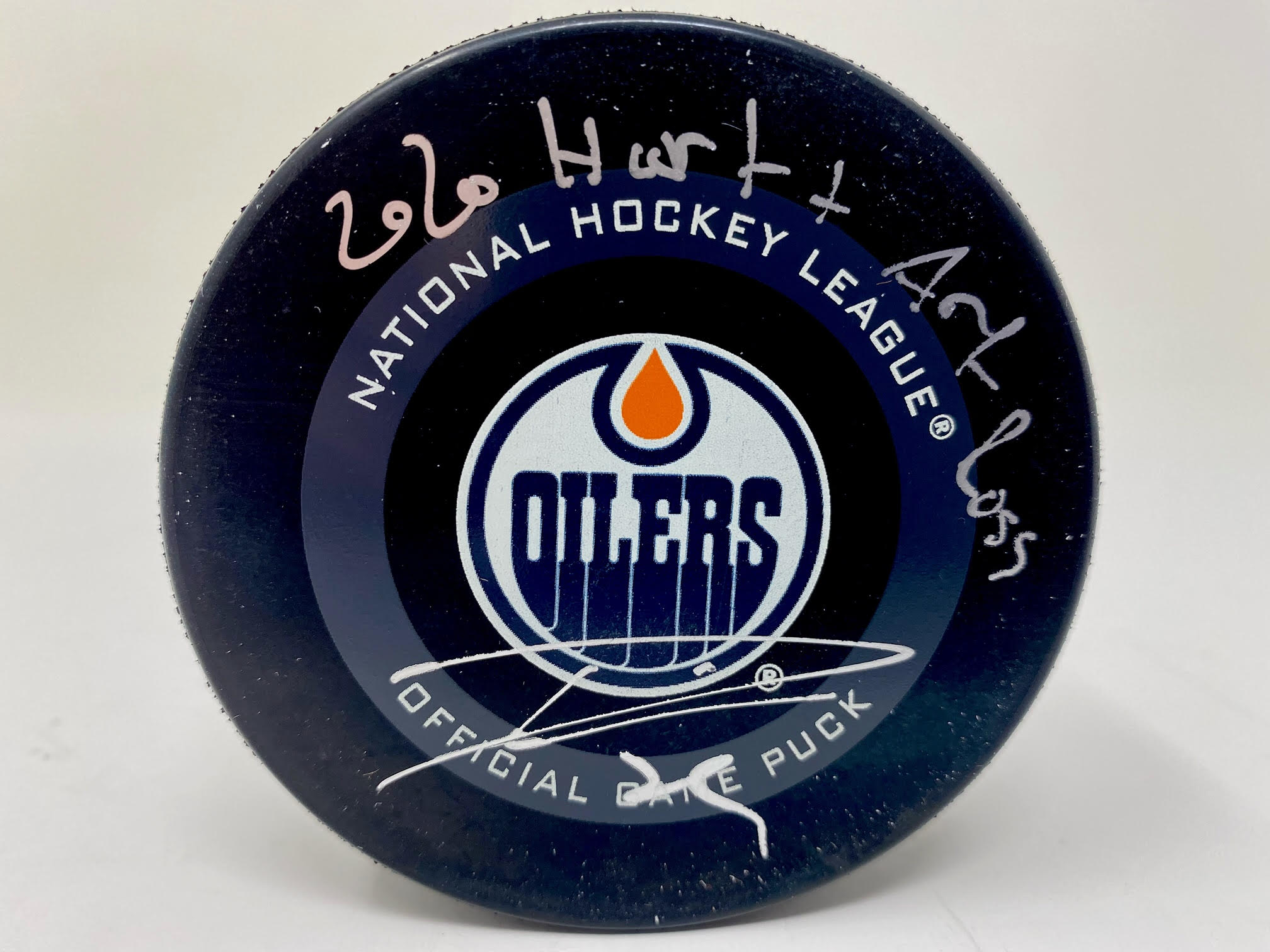 Leon Draisaitl Signed Oilers Logo Hockey Puck Inscribed "2020 Hart & Art Ross" (Fanatics Hologram) at PristineAuction.com Leon Draisaitl Signed Oilers Logo Hockey Puck Inscribed "2020 Hart & Art Ross" (Fanatics Hologram) at PristineAuction.com