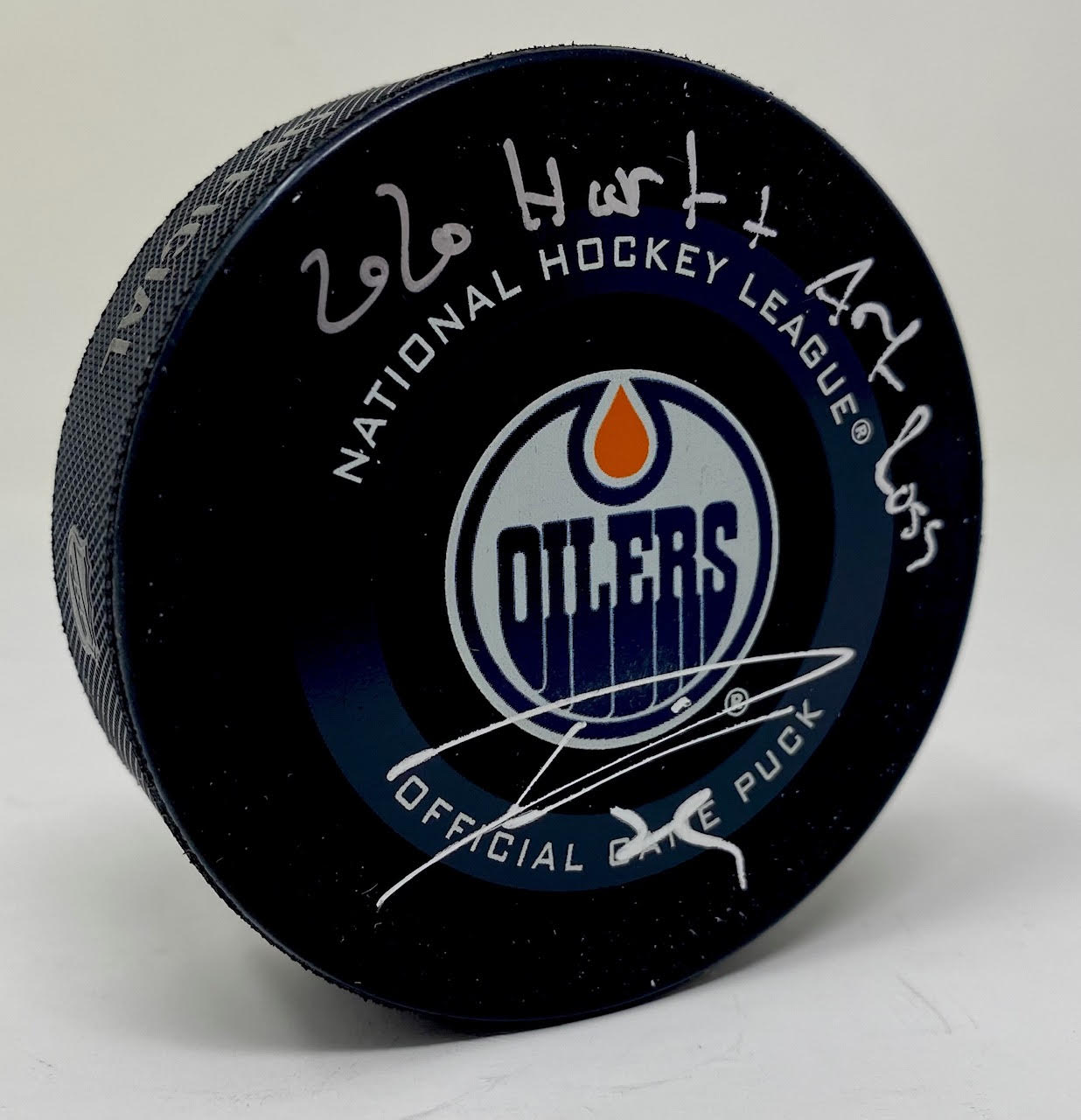 Leon Draisaitl Signed Oilers Logo Hockey Puck Inscribed "2020 Hart & Art Ross" (Fanatics Hologram) at PristineAuction.com Leon Draisaitl Signed Oilers Logo Hockey Puck Inscribed "2020 Hart & Art Ross" (Fanatics Hologram) at PristineAuction.com