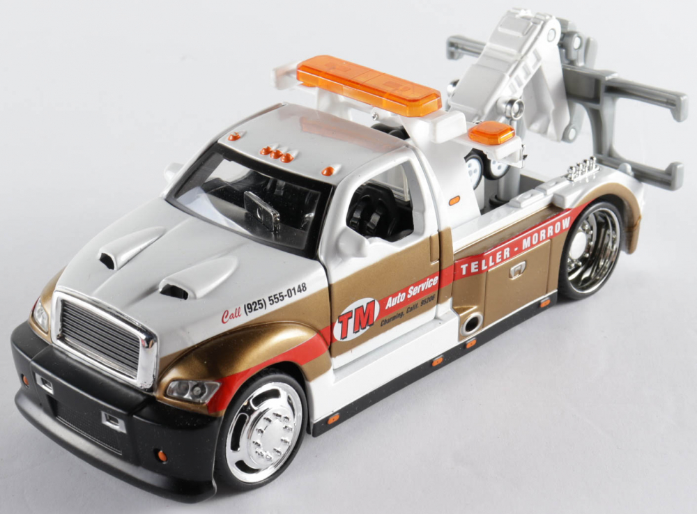 Tommy Flanagan Signed "Sons of Anarchy" 124 DieCast Tow Truck