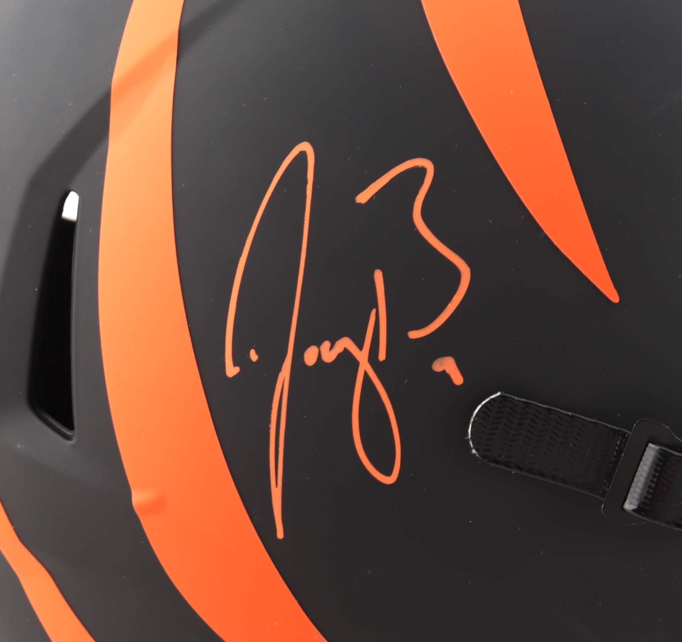 Joe Burrow Signed Bengals Full-Size Eclipse Alternate Speed Helmet (Fanatics Hologram) (See Description) at PristineAuction.com Joe Burrow Signed Bengals Full-Size Eclipse Alternate Speed Helmet (Fanatics Hologram) (See Description) at PristineAuction.com