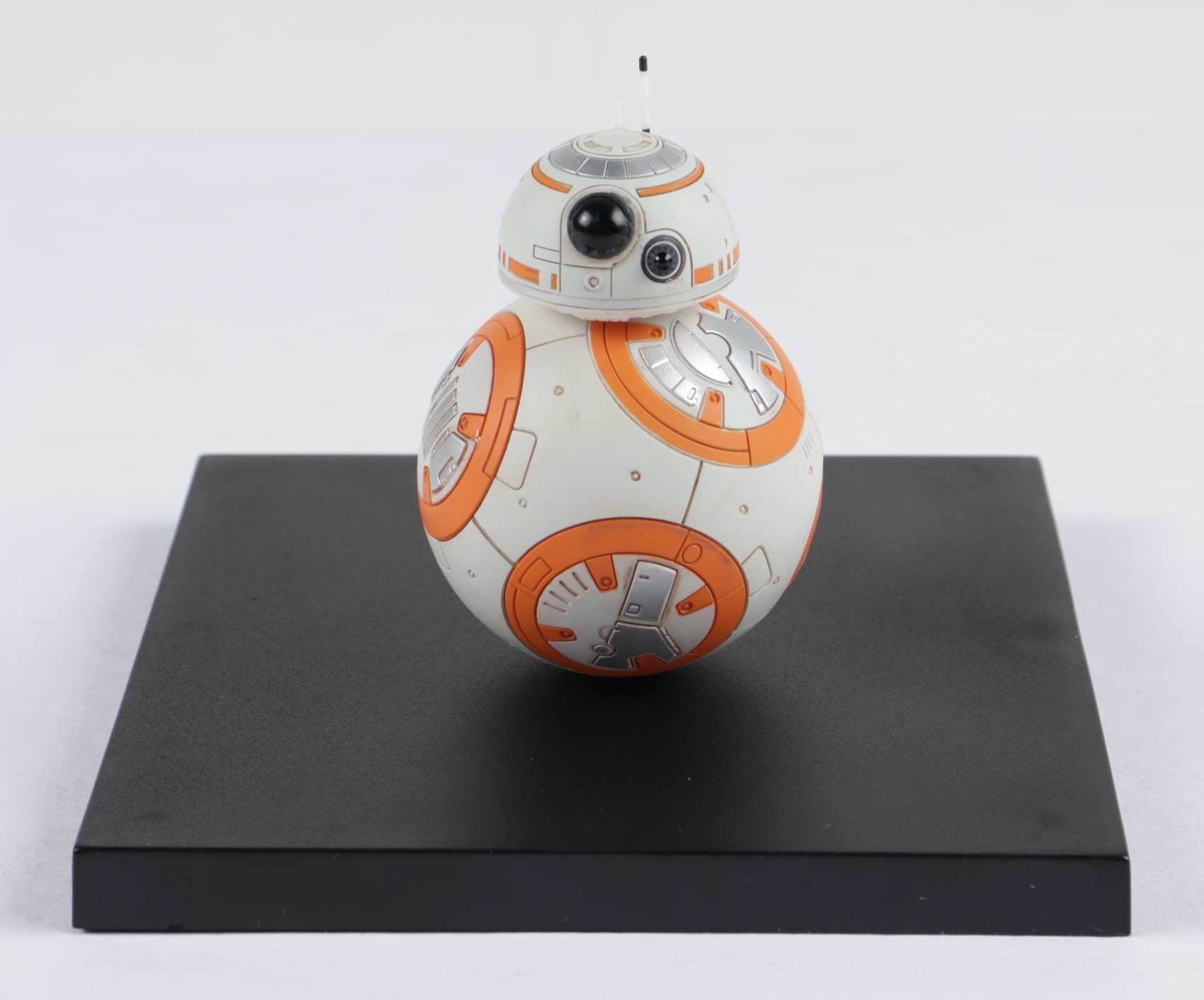 Set of (3) Kotobukiya Painted "Star Wars" C-3PO, R2-D2, & BB-8 Figures With Display Stand at PristineAuction.com Set of (3) Kotobukiya Painted "Star Wars" C-3PO, R2-D2, & BB-8 Figures With Display Stand at PristineAuction.com