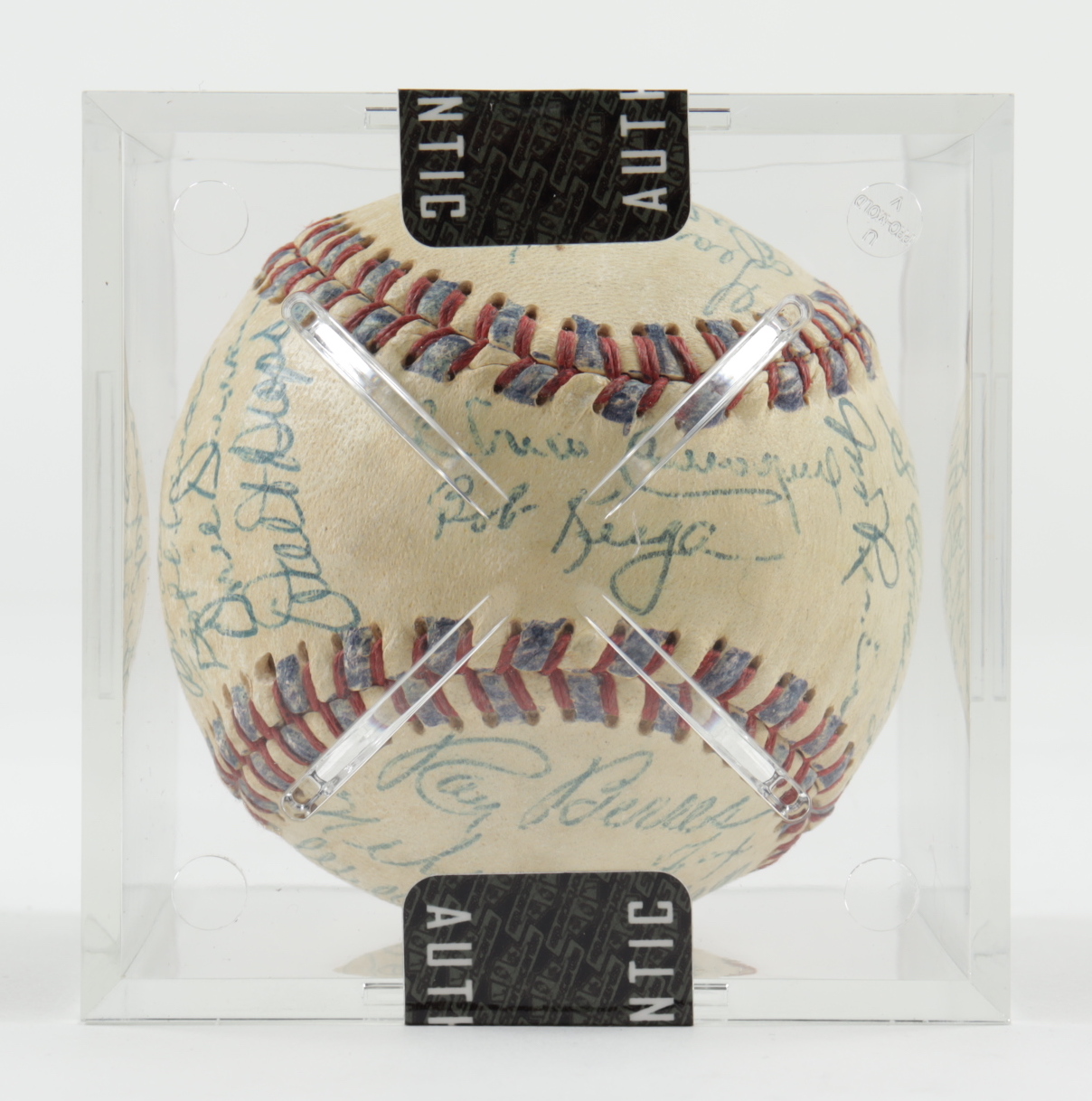 1955 White Sox Baseball Team-Signed by (29) with Nelson Fox, George Kell, Jim Busby, Bill Pierce, Sherm Lollar, Del Wilber with Display Case (SportsCards LOA) at PristineAuction.com 1955 White Sox Baseball Team-Signed by (29) with Nelson Fox, George Kell, Jim Busby, Bill Pierce, Sherm Lollar, Del Wilber with Display Case (SportsCards LOA) at PristineAuction.com