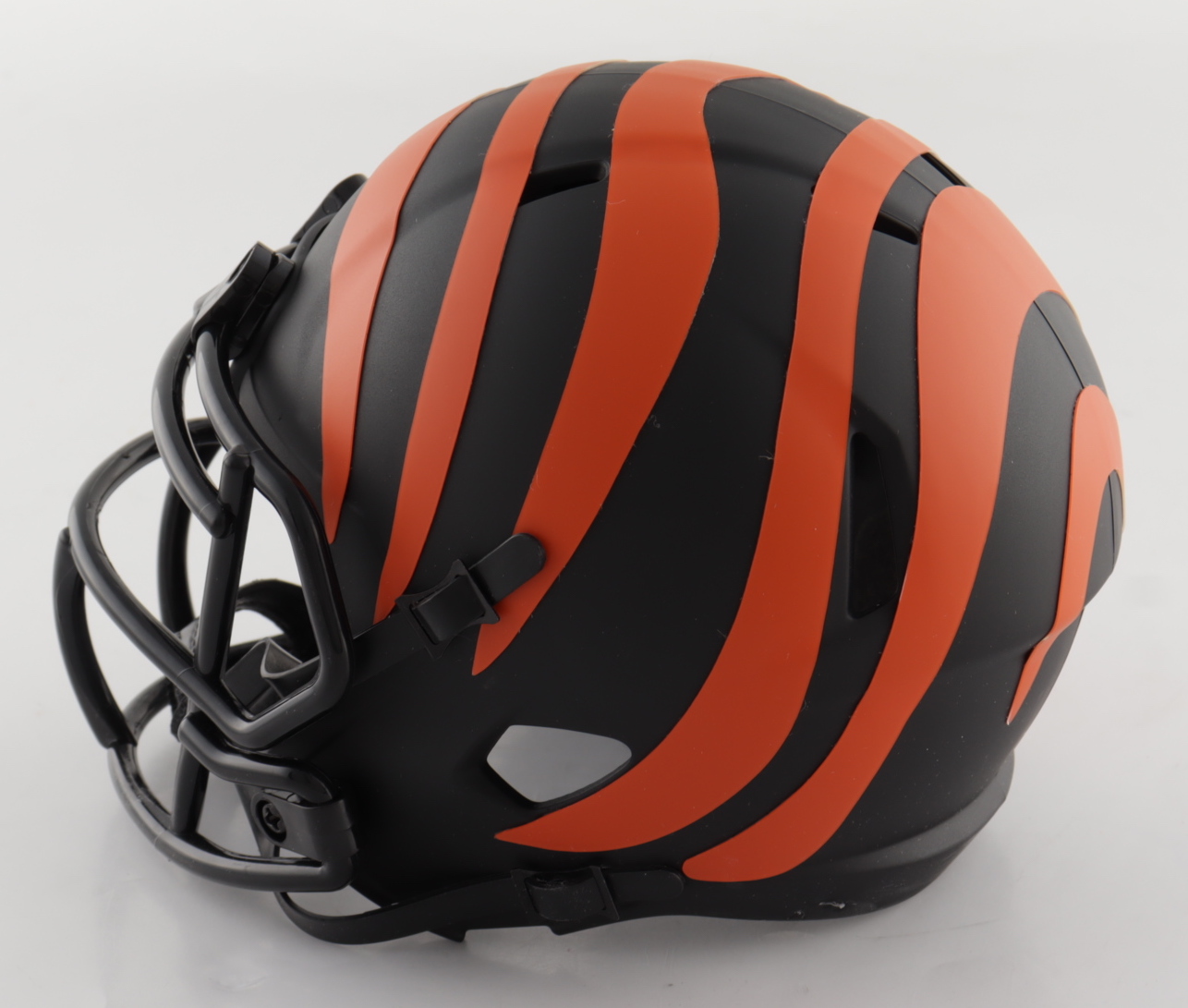 Tee Higgins Signed Bengals Eclipse Alternate Speed Mini Helmet (JSA COA) at PristineAuction.com Tee Higgins Signed Bengals Eclipse Alternate Speed Mini Helmet (JSA COA) at PristineAuction.com