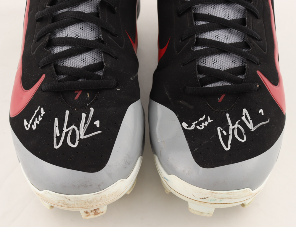 Cody Ross Signed Game-Used Pair of Nike Baseball Cleats Inscribed "Game Used" (Beckett Hologram) at PristineAuction.com Cody Ross Signed Game-Used Pair of Nike Baseball Cleats Inscribed "Game Used" (Beckett Hologram) at PristineAuction.com