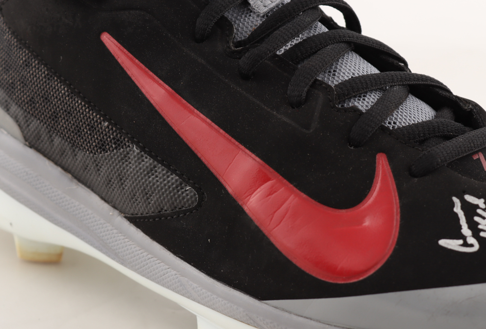 Cody Ross Signed Game-Used Pair of Nike Baseball Cleats Inscribed "Game Used" (Beckett Hologram) at PristineAuction.com Cody Ross Signed Game-Used Pair of Nike Baseball Cleats Inscribed "Game Used" (Beckett Hologram) at PristineAuction.com