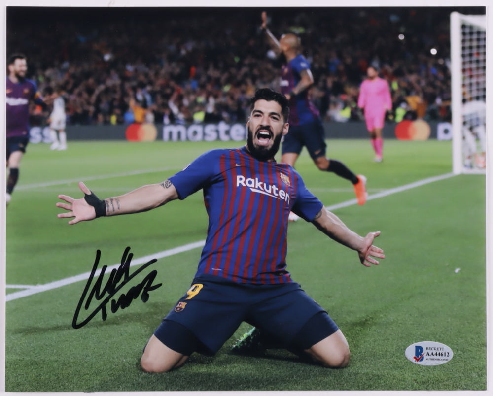 Luis Suarez Signed FC Barcelona 8x10 Photo (Beckett COA) at PristineAuction.com Luis Suarez Signed FC Barcelona 8x10 Photo (Beckett COA) at PristineAuction.com