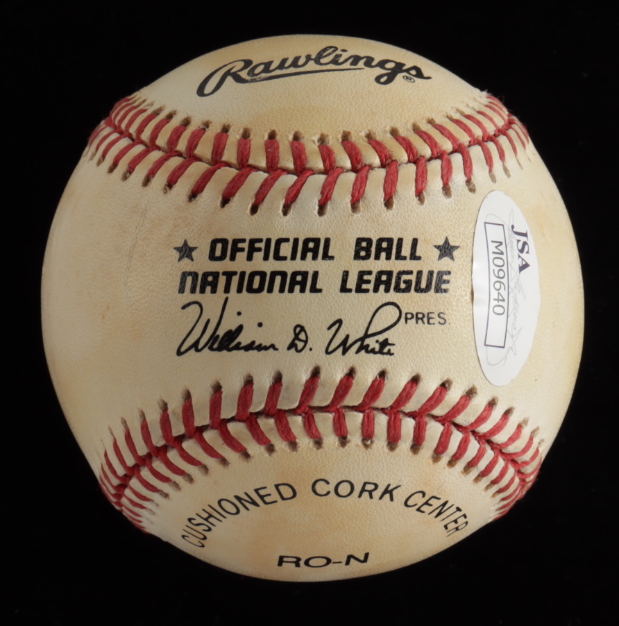 Mike Schmidt Signed ONL Baseball (JSA Hologram) at PristineAuction.com Mike Schmidt Signed ONL Baseball (JSA Hologram) at PristineAuction.com