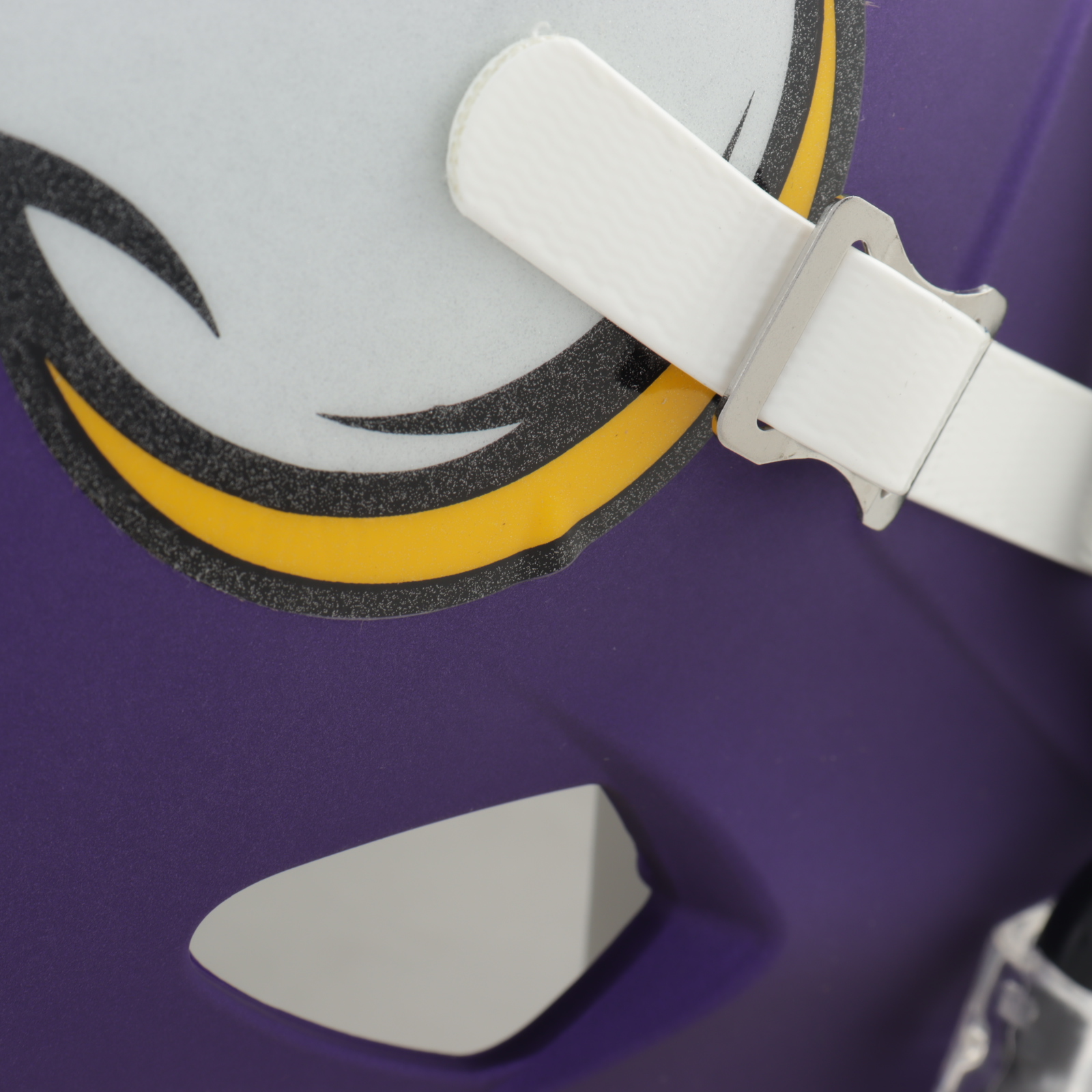 Adam Thielen Signed Vikings Full-Size Speed Helmet (Beckett Hologram) (See Description) at PristineAuction.com Adam Thielen Signed Vikings Full-Size Speed Helmet (Beckett Hologram) (See Description) at PristineAuction.com