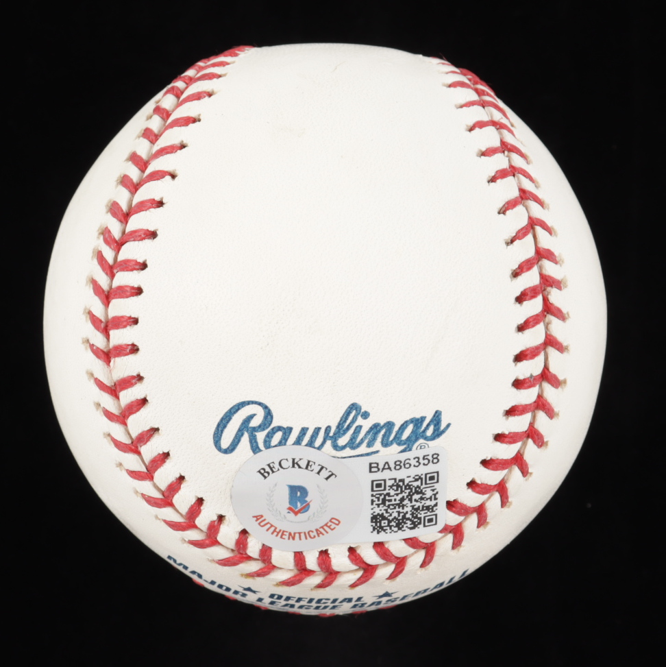 Don Mattingly Signed OML Baseball Inscribed "Yankee Captain" (Beckett COA) at PristineAuction.com Don Mattingly Signed OML Baseball Inscribed "Yankee Captain" (Beckett COA) at PristineAuction.com