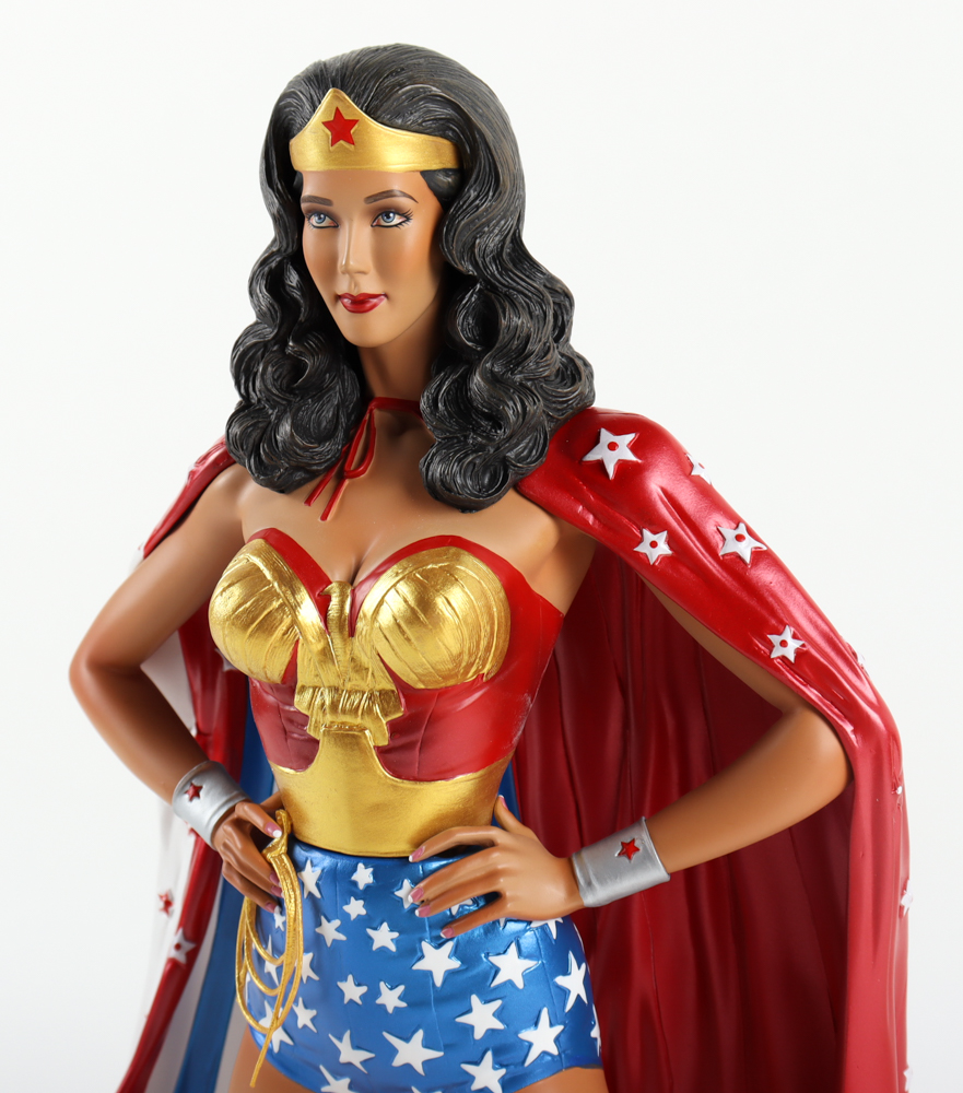 Wonder Woman - Lynda Carter - DC Comics Tweeterhead Limited Edition Cape Variant Maquette Statue at PristineAuction.com Wonder Woman - Lynda Carter - DC Comics Tweeterhead Limited Edition Cape Variant Maquette Statue at PristineAuction.com