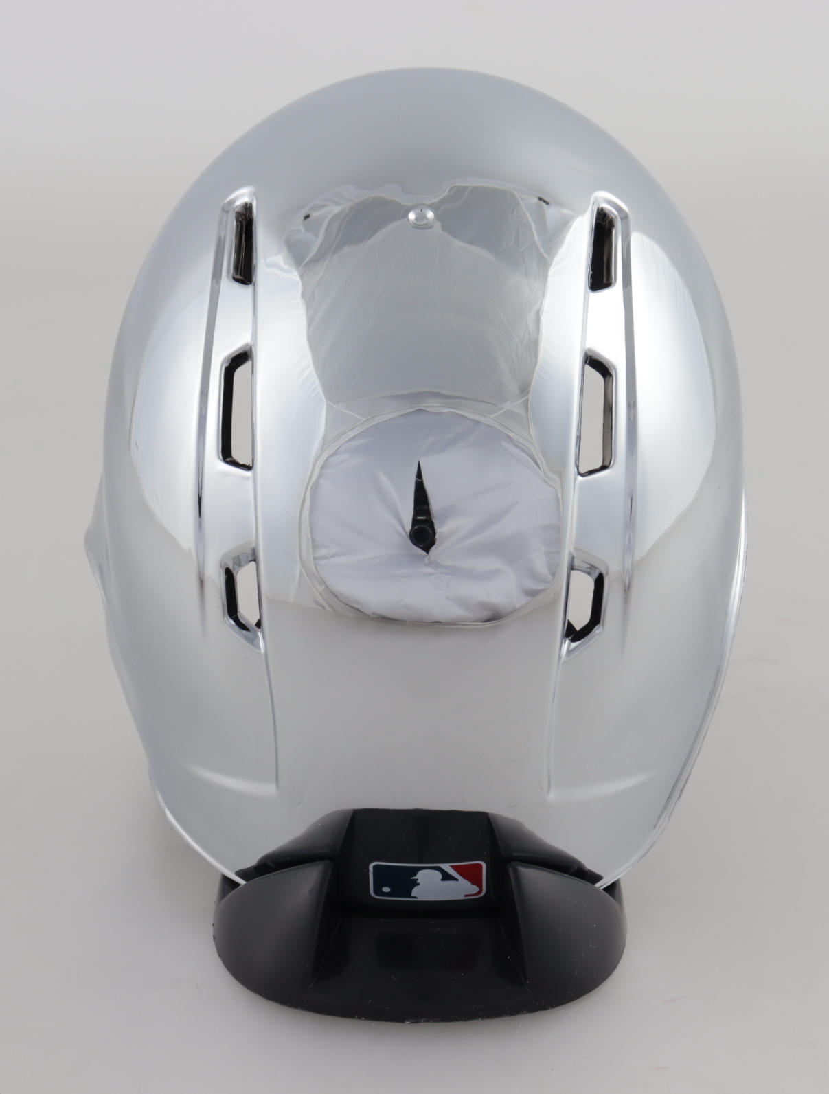 Ozzie Albies Signed Braves Chrome Batting Mini-Helmet Inscribed "Puchi" (Beckett Hologram) at PristineAuction.com Ozzie Albies Signed Braves Chrome Batting Mini-Helmet Inscribed "Puchi" (Beckett Hologram) at PristineAuction.com