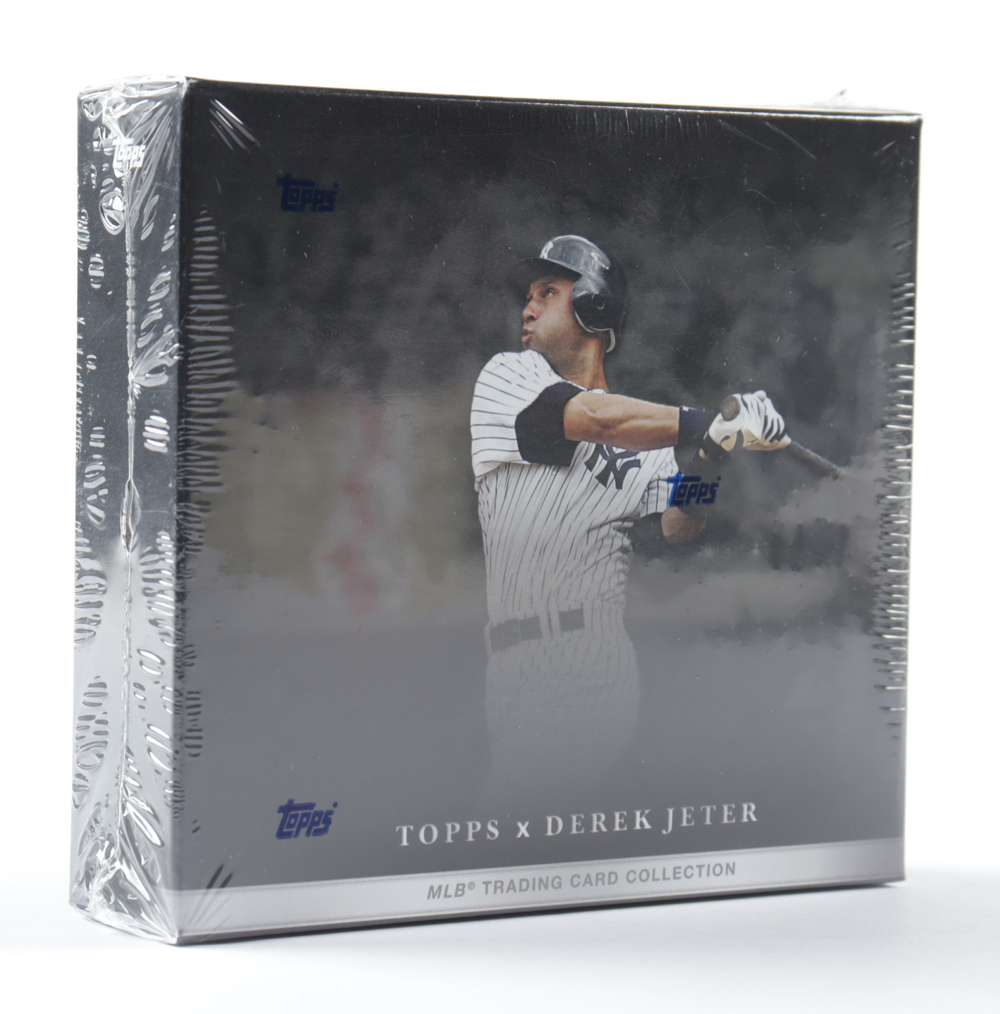 2021 Topps x Derek Jeter Baseball Card Box with (10) Cards at PristineAuction.com 2021 Topps x Derek Jeter Baseball Card Box with (10) Cards at PristineAuction.com