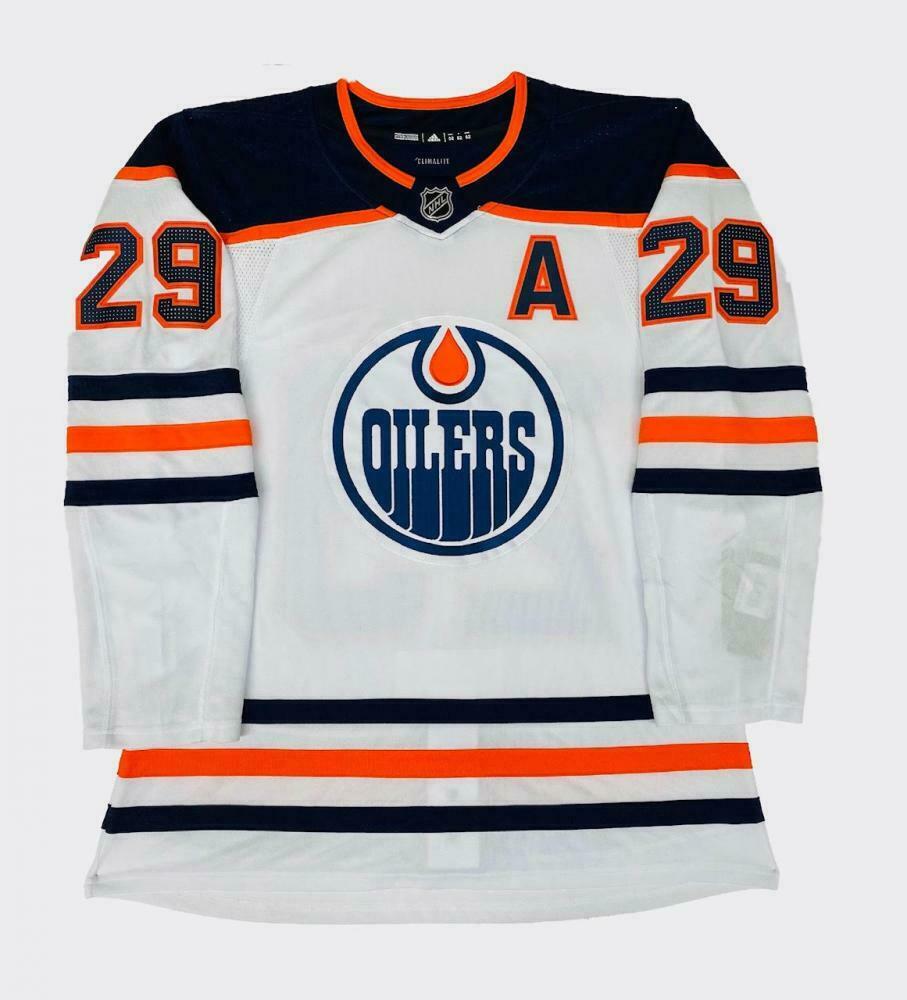 Leon Draisaitl Signed LE Oilers Jersey Inscribed "2020 Hart & Art Ross" (Fanatics Hologram) at PristineAuction.com Leon Draisaitl Signed LE Oilers Jersey Inscribed "2020 Hart & Art Ross" (Fanatics Hologram) at PristineAuction.com