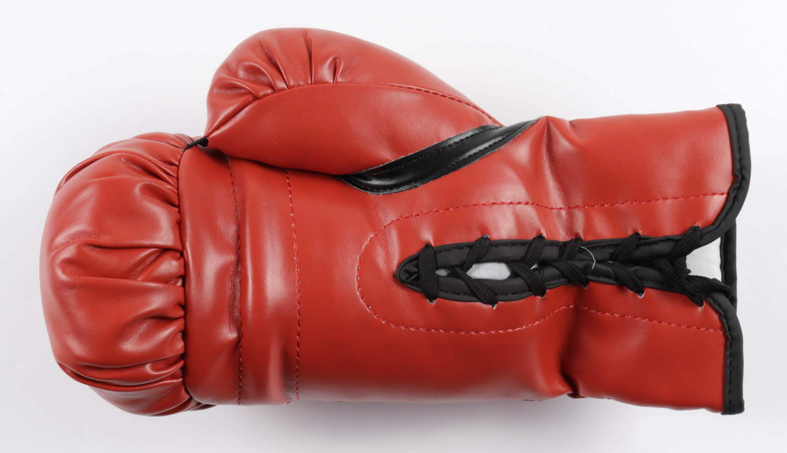 Mike Tyson Signed Everlast Boxing Glove (Fiterman Sports Hologram) at PristineAuction.com Mike Tyson Signed Everlast Boxing Glove (Fiterman Sports Hologram) at PristineAuction.com