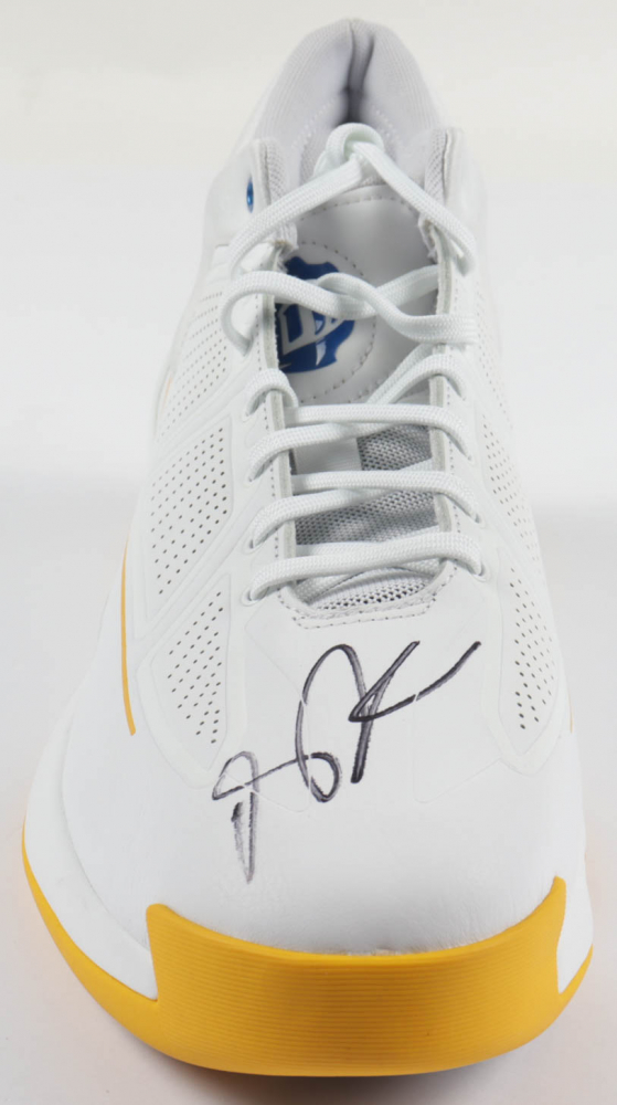 derrick rose signed shoes