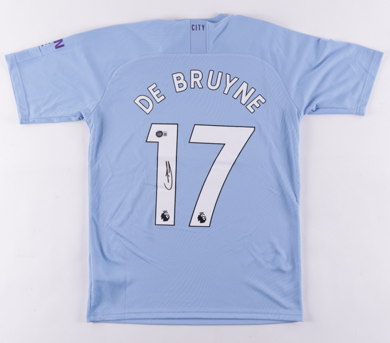 Kevin De Bruyne Signed Manchester City F.C. Jersey (Beckett Hologram) at PristineAuction.com Kevin De Bruyne Signed Manchester City F.C. Jersey (Beckett Hologram) at PristineAuction.com