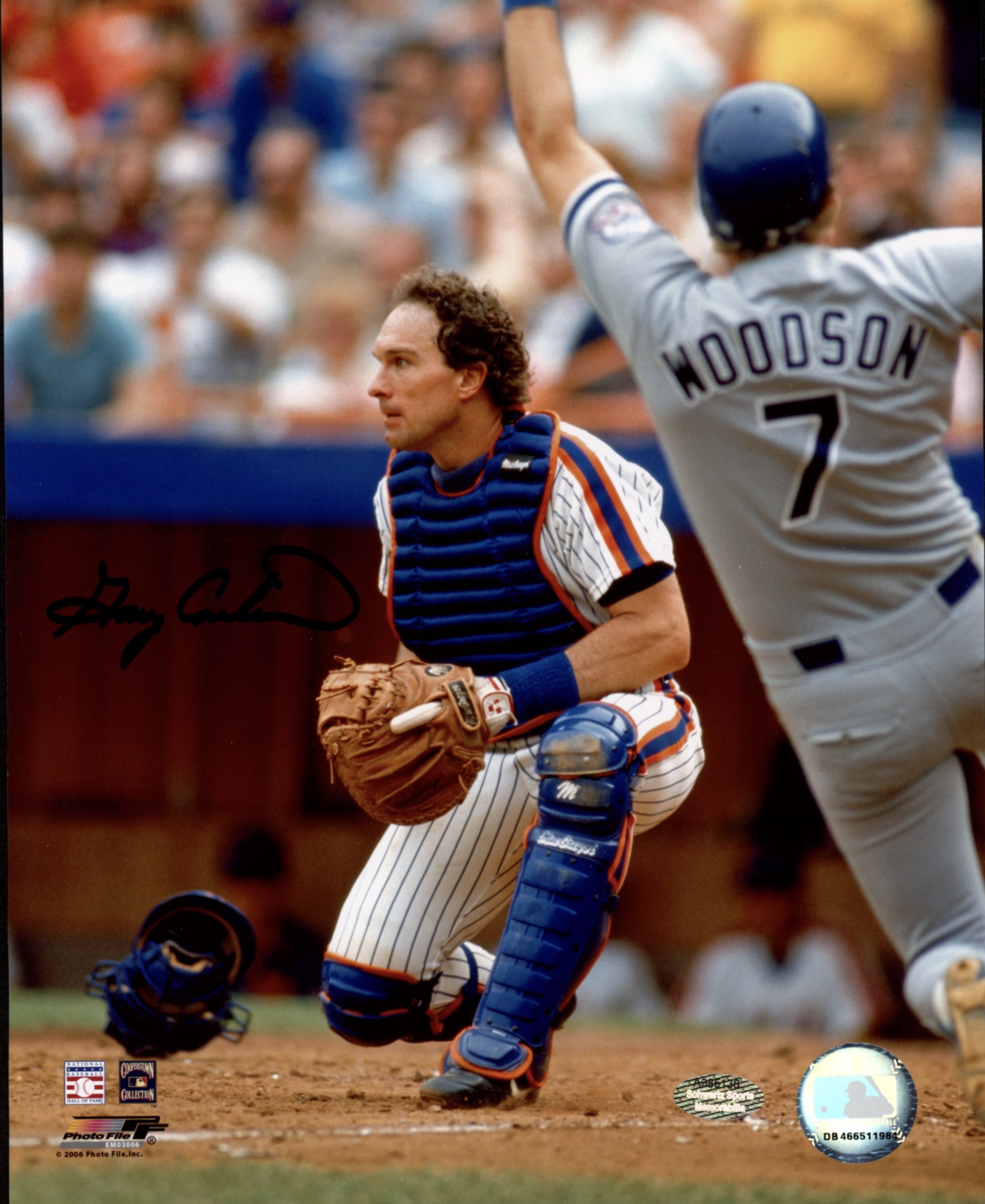 Gary Carter Signed Mets 8x10 Photo (Schwartz Sports COA) at PristineAuction.com Gary Carter Signed Mets 8x10 Photo (Schwartz Sports COA) at PristineAuction.com
