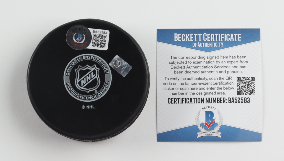 Bobby Orr Signed Bruins Logo Hockey Puck (Beckett COA) at PristineAuction.com Bobby Orr Signed Bruins Logo Hockey Puck (Beckett COA) at PristineAuction.com