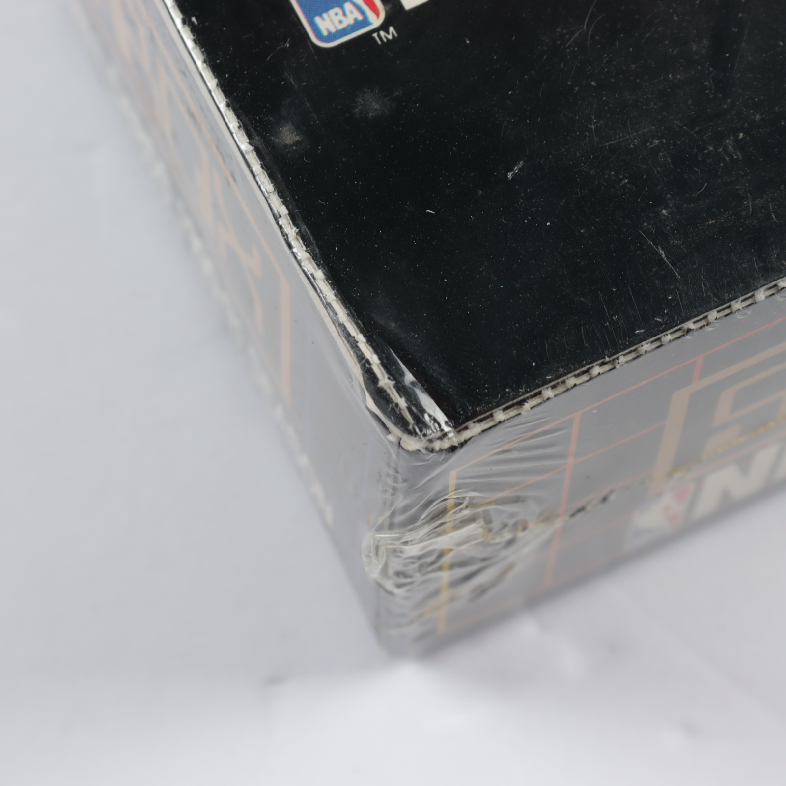 1990-91 Skybox Series 1 Basketball Wax Box of (36) Packs at PristineAuction.com 1990-91 Skybox Series 1 Basketball Wax Box of (36) Packs at PristineAuction.com