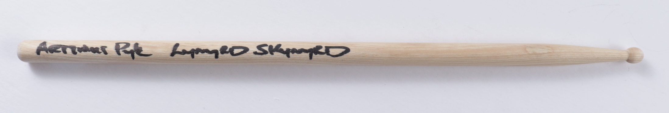 Artimus Pyle Signed Drumstick Inscribed "Lynyrd Skynyrd" (AutographCOA COA) at PristineAuction.com Artimus Pyle Signed Drumstick Inscribed "Lynyrd Skynyrd" (AutographCOA COA) at PristineAuction.com