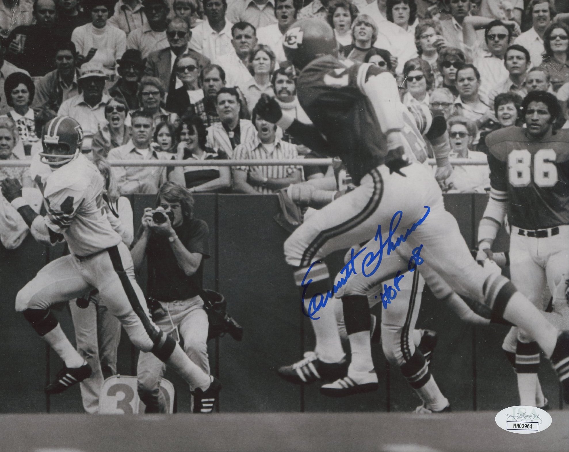 Emmitt Thomas Signed Chiefs 8x10 Photo Inscribed "HOF 08" (JSA COA) at PristineAuction.com Emmitt Thomas Signed Chiefs 8x10 Photo Inscribed "HOF 08" (JSA COA) at PristineAuction.com