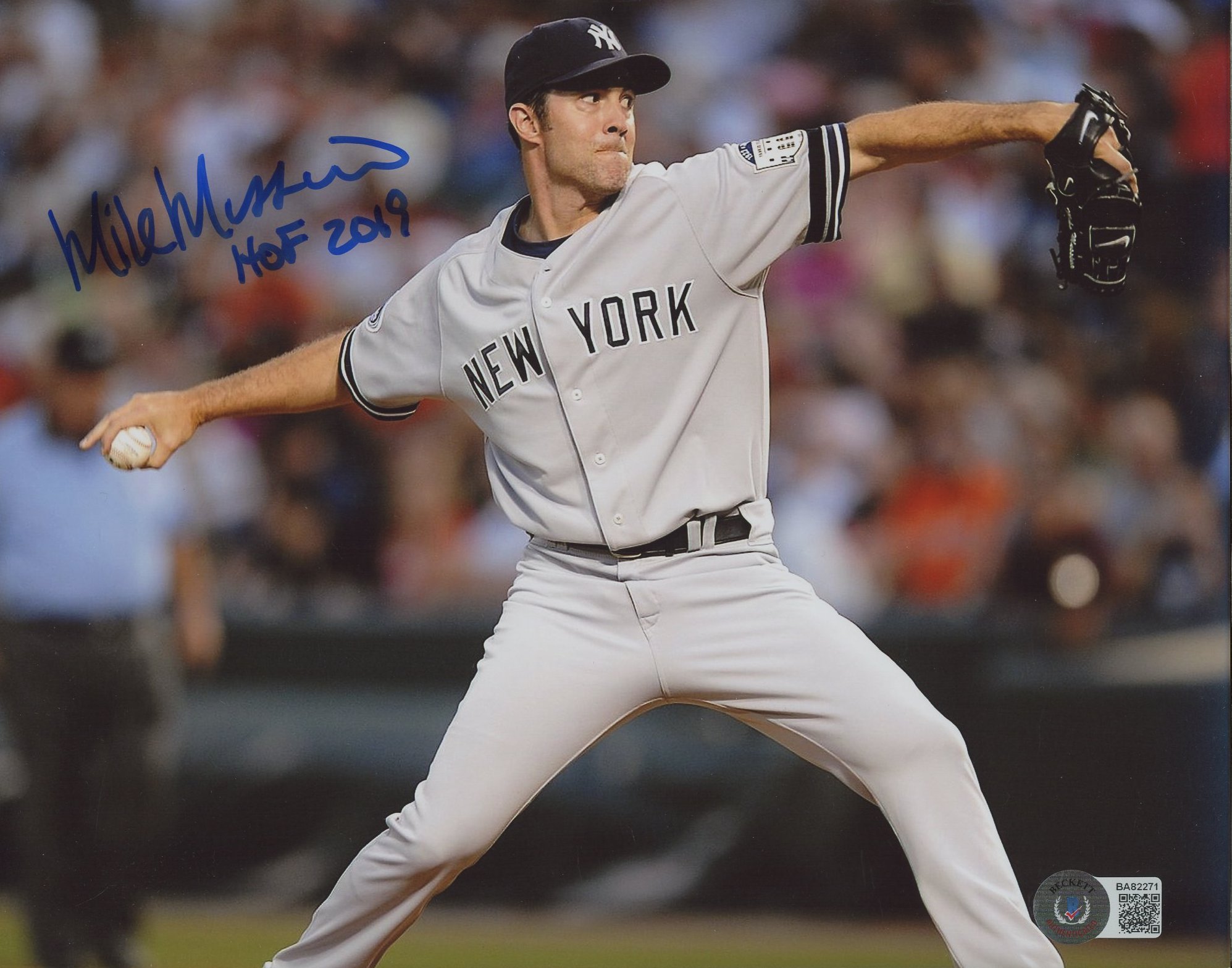 Mike Mussina Signed Yankees 8x10 Photo Inscribed "HOF 2019" (Beckett) at PristineAuction.com Mike Mussina Signed Yankees 8x10 Photo Inscribed "HOF 2019" (Beckett) at PristineAuction.com