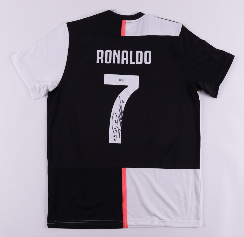 Cristiano Ronaldo Signed Juventus F.C. Jersey (Beckett COA) (See Description) at PristineAuction.com Cristiano Ronaldo Signed Juventus F.C. Jersey (Beckett COA) (See Description) at PristineAuction.com
