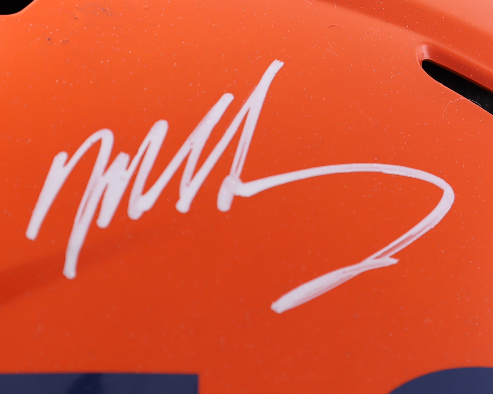 Mike Singletary Signed Full-Size Authentic On-Field Speed Helmet (Beckett Hologram) at PristineAuction.com Mike Singletary Signed Full-Size Authentic On-Field Speed Helmet (Beckett Hologram) at PristineAuction.com